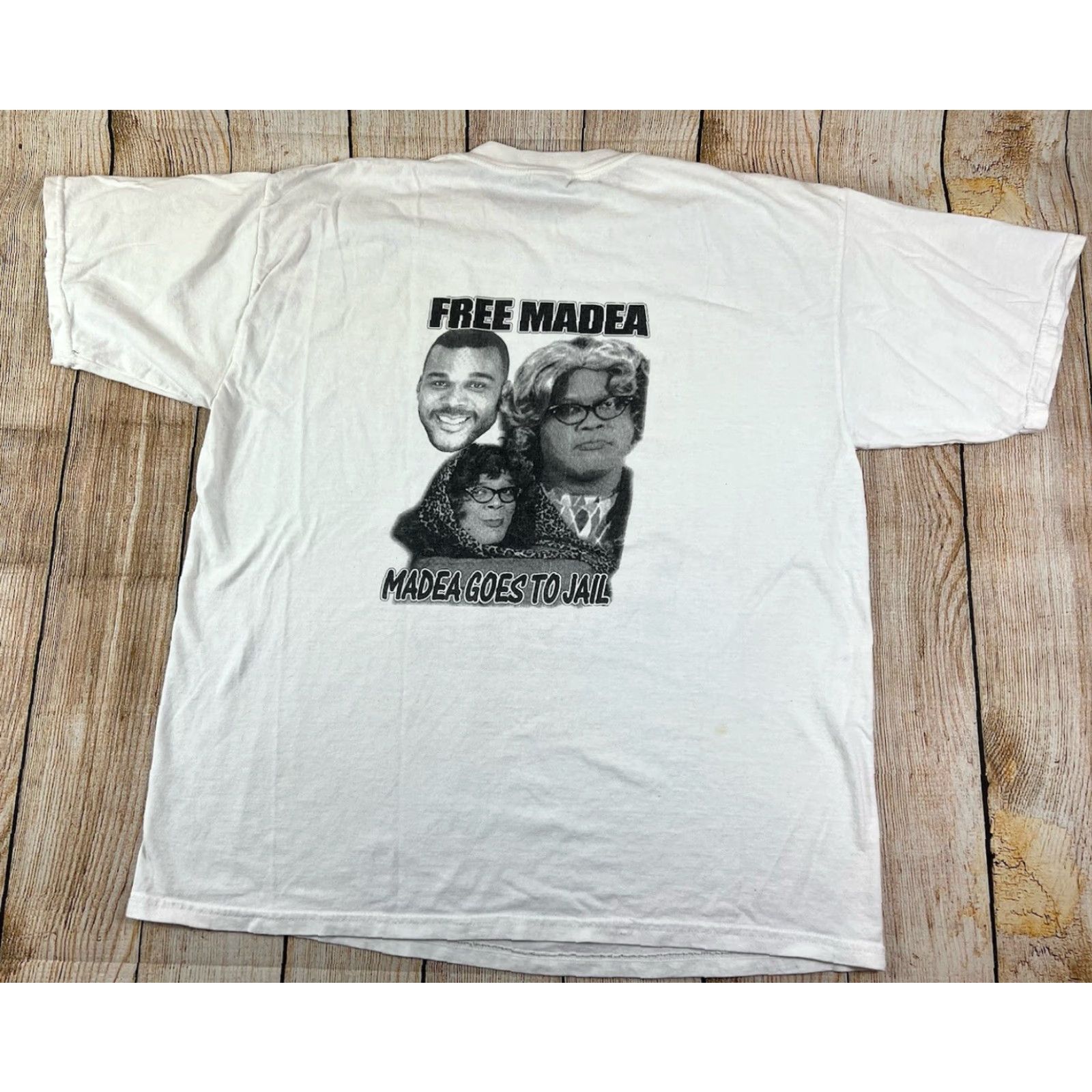 Gildan VINTAGE Tyler Perry Madea Goes To Jail Movie Promo T Shirt White XL Mens Short Sleeve Crew Neck Gildan Graphic Print Double-Sided Size US XL / EU 56 / 4 - 2 Thumbnail
