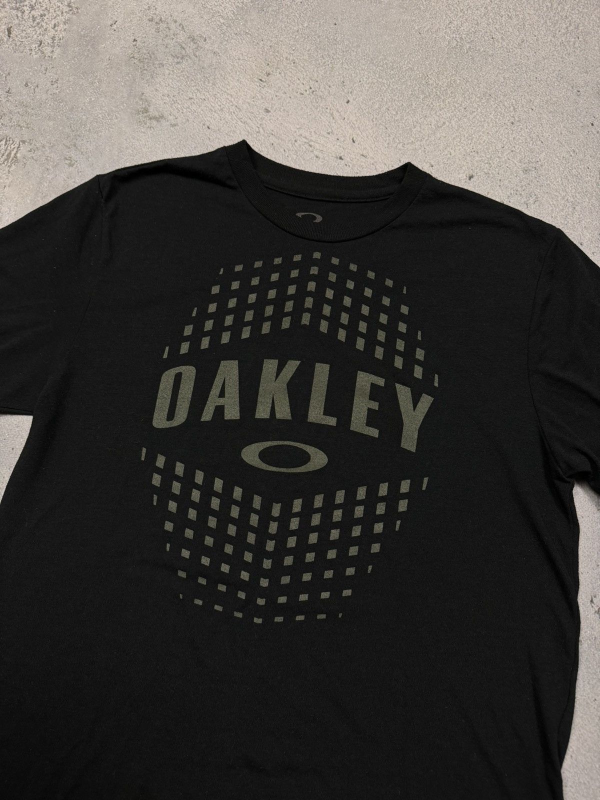 Oakley Oakley t shirt center logo basic Size US S / EU 44-46 / 1 - 2 Thumbnail