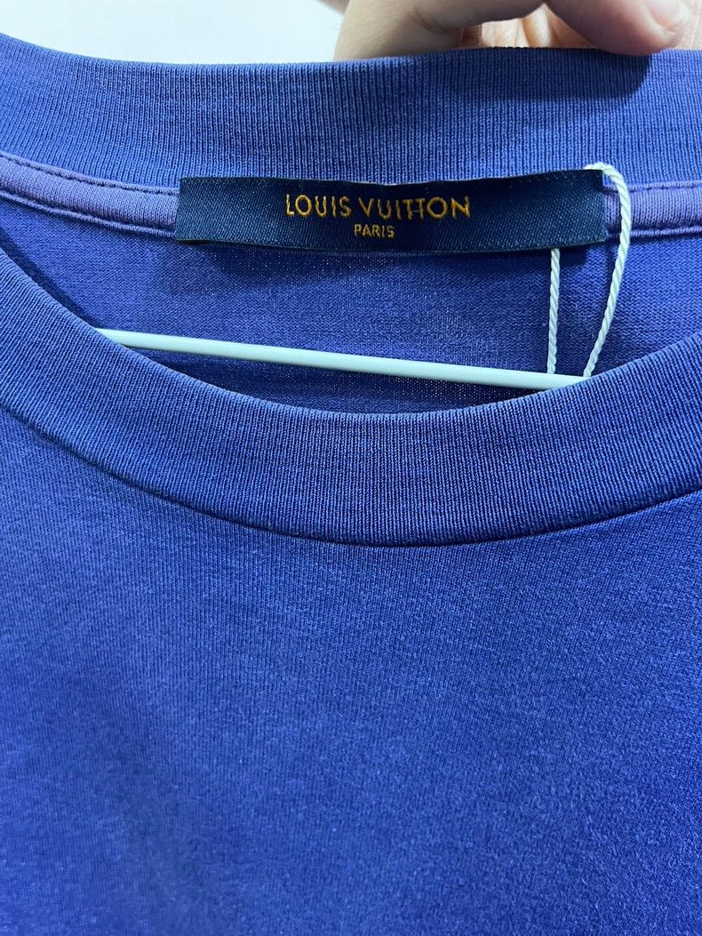 Louis Vuitton Louis Vuitton Blue logo gradient short sleeve Size US L / EU 52-54 / 3 - 3 Thumbnail