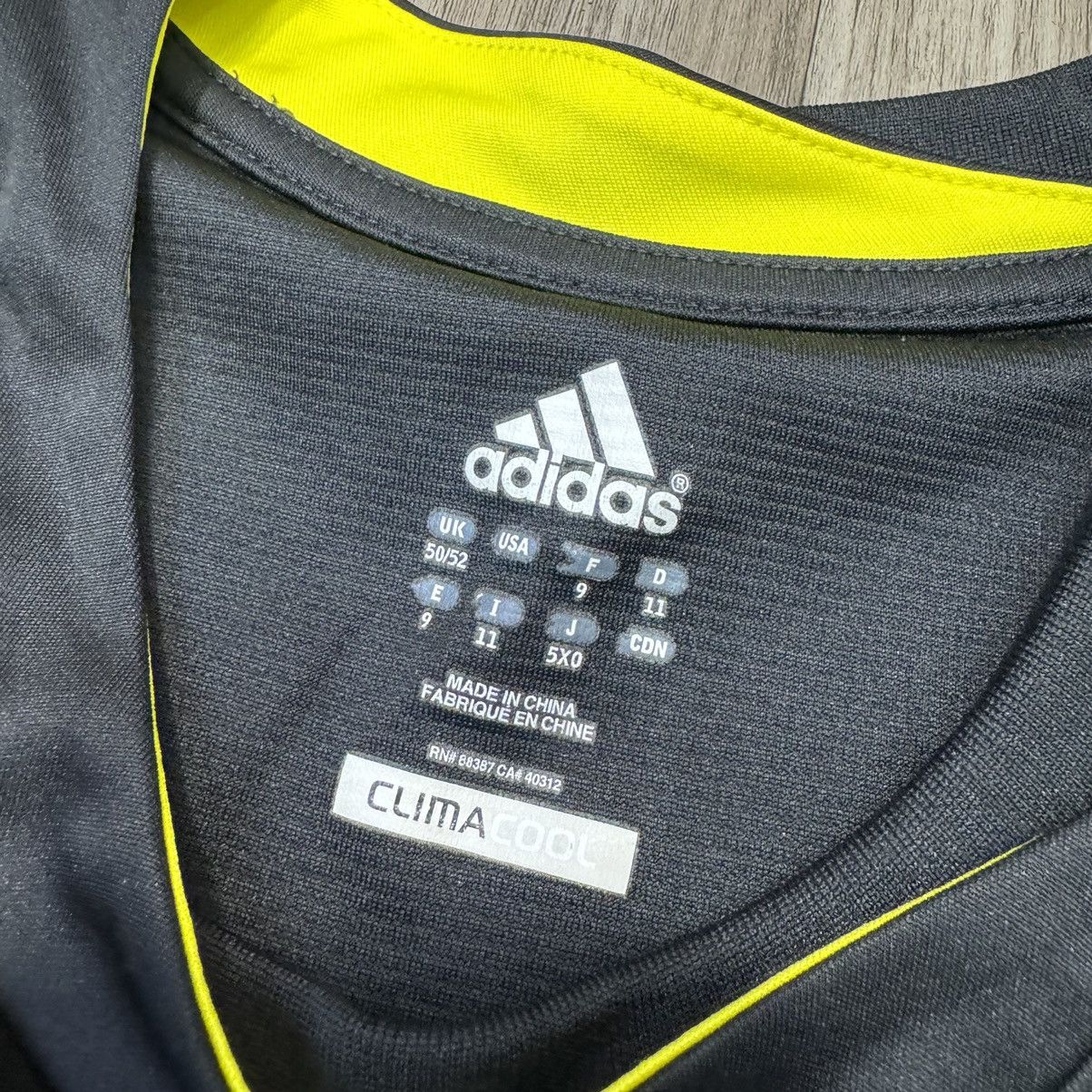 Adidas Liverpool 10/11 training shirt Size US XL / EU 56 / 4 - 5 Thumbnail