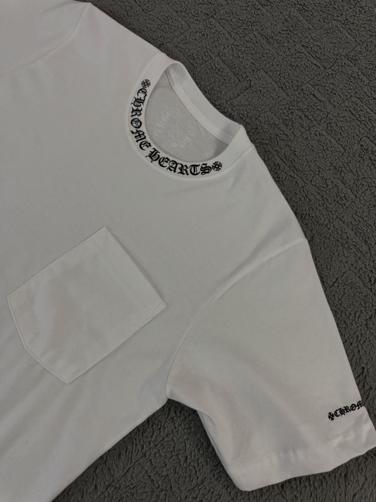 Chrome Hearts Chrome Hearts Neck Logo Pocket T-Shirt “White” 🏳️ Size US S / EU 44-46 / 1 - 2 Thumbnail