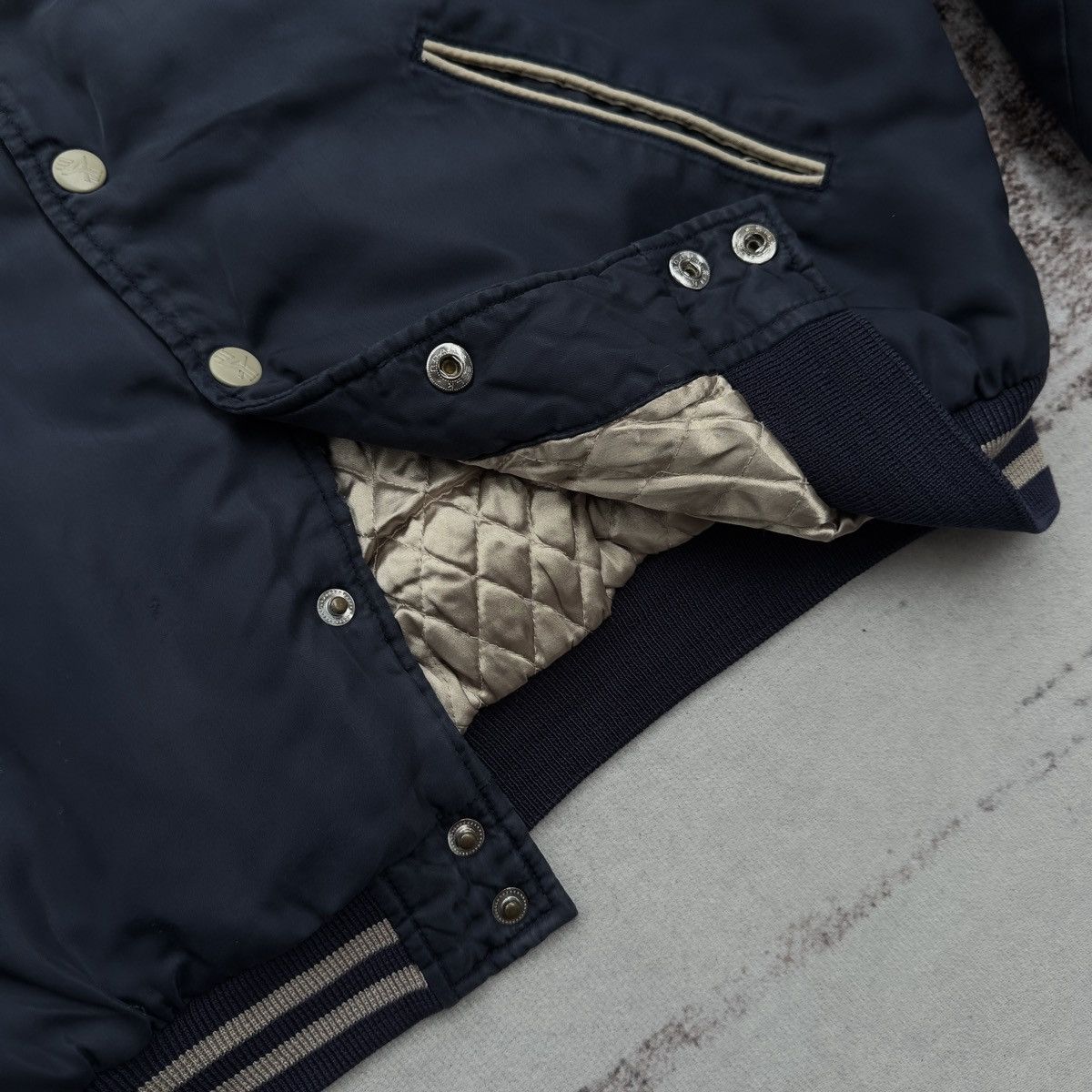 Alpha Industries VINTAGE ALPHA INDUSTRIES BOMBER JACKET BIG EMBROIDERY LOGO Size US S / EU 44-46 / 1 - 9 Thumbnail