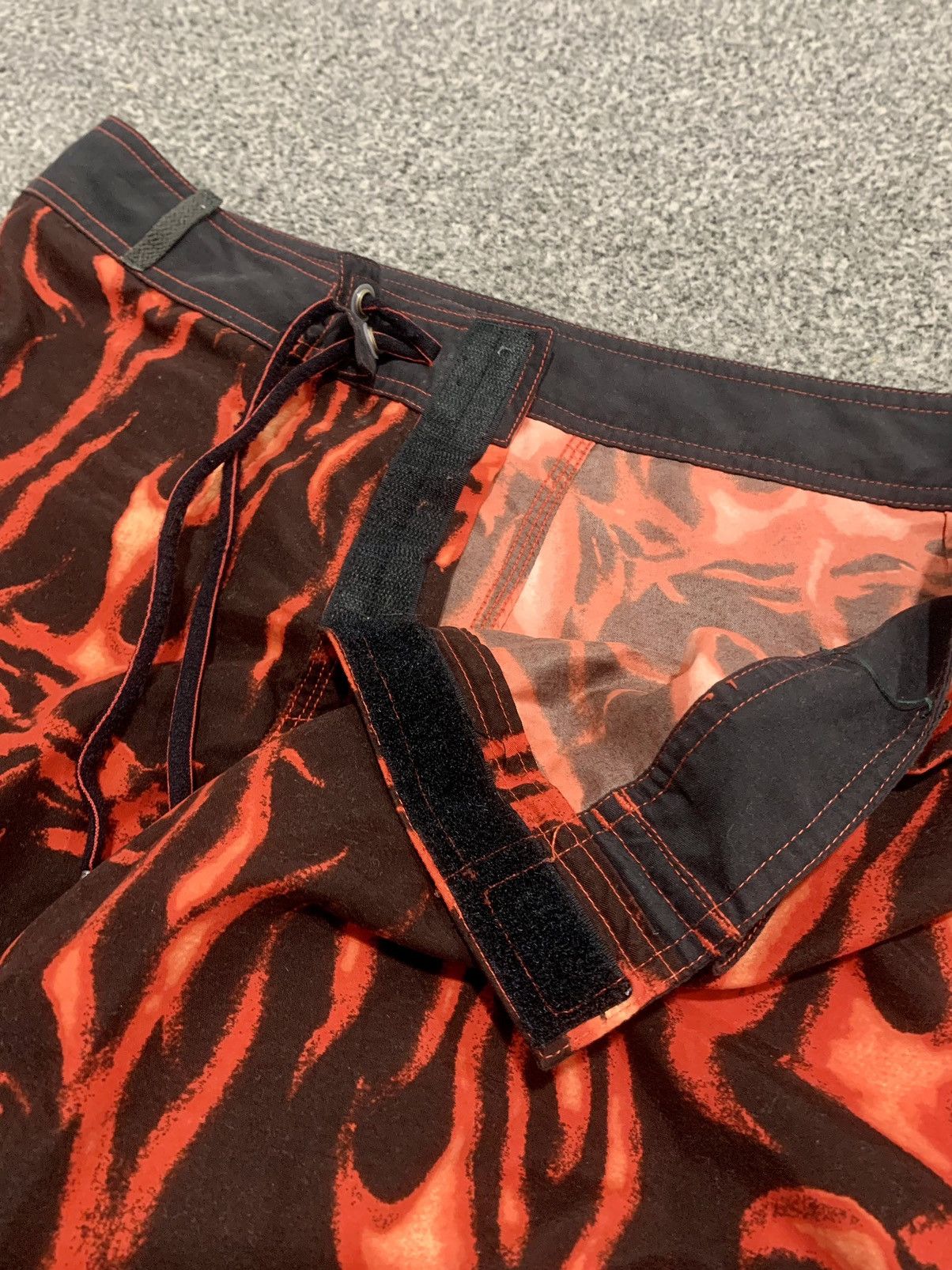 Quiksilver Vintage Flame Quiksilver Surf Shorts Size US 36 / EU 52 - 3 Thumbnail