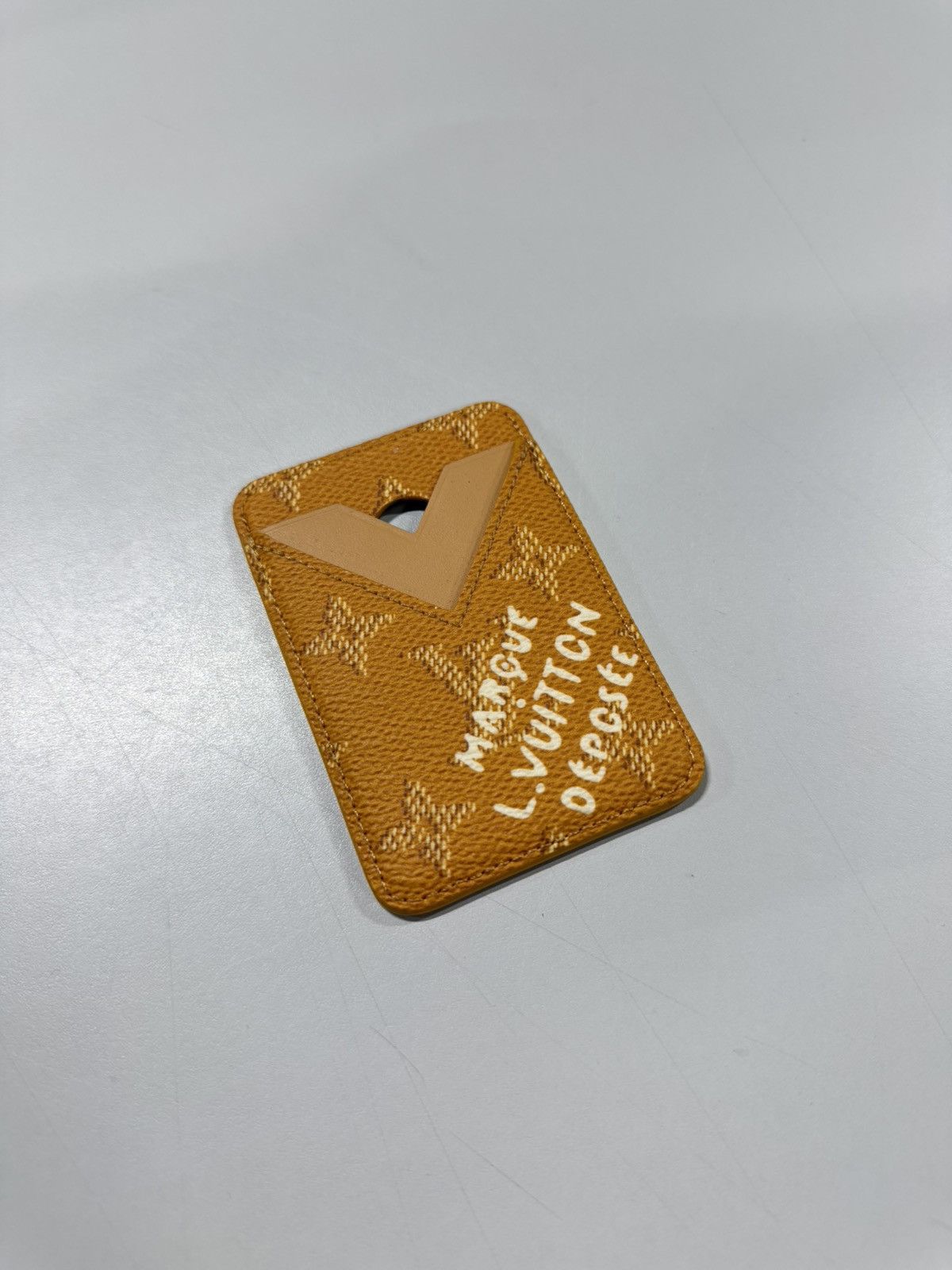 Louis Vuitton Louis Vuitton Magnet Phone Card Holder NEW 550$ Size ONE SIZE - 2 Thumbnail