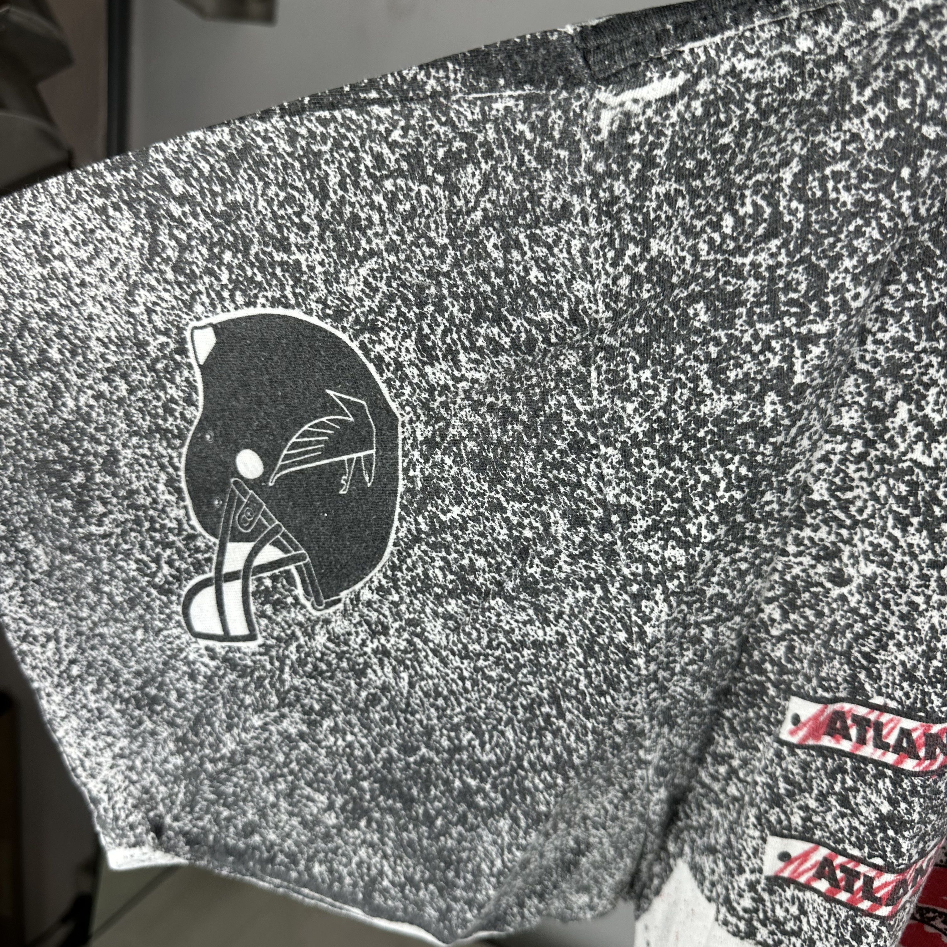 Vintage Vintage 90s Atlanta Falcons Football NFL AOP T-Shirt Size US XXL / EU 58 / 5 - 6 Thumbnail