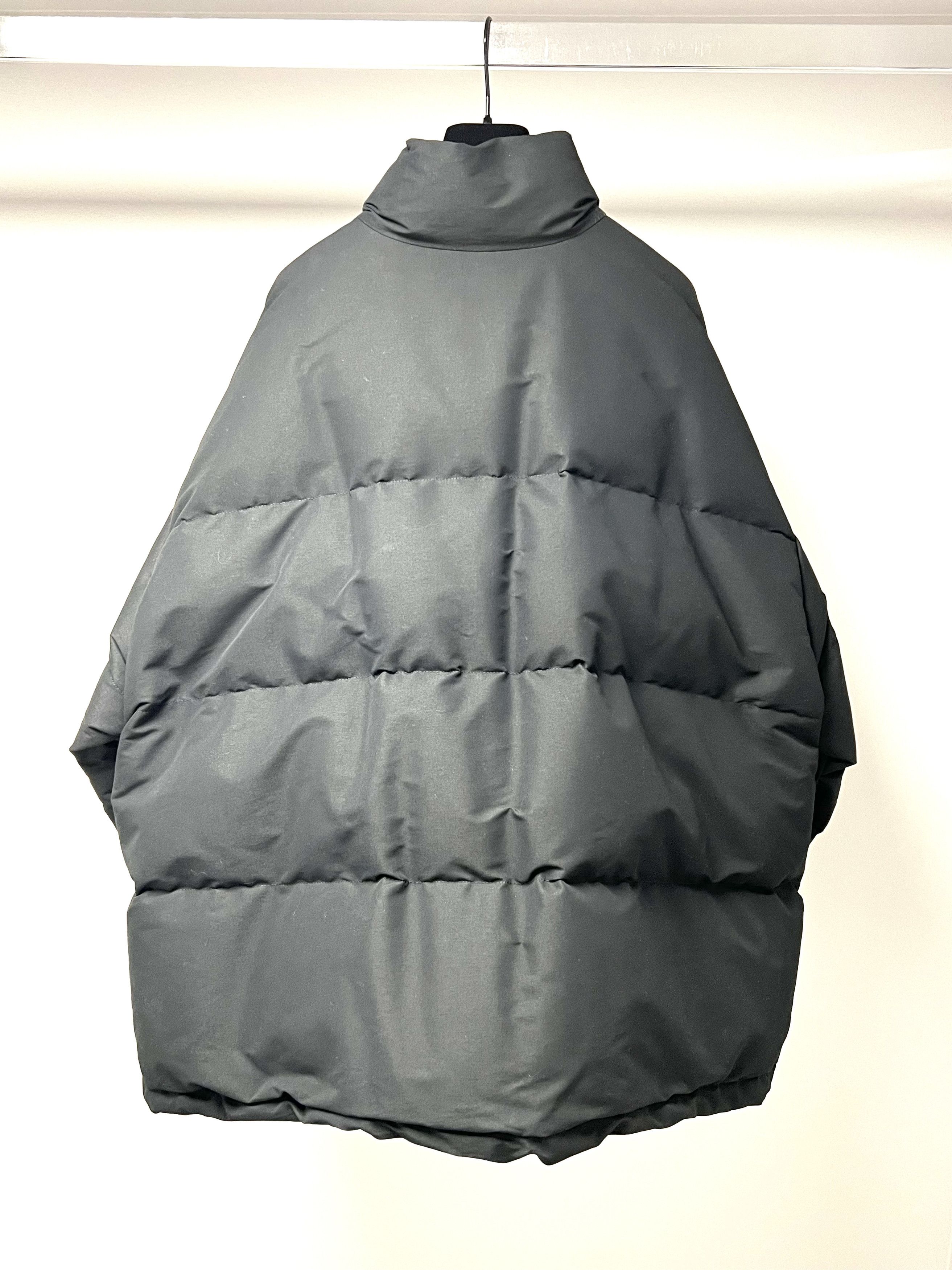 Balenciaga BRAND NEW, S23, BALENCIAGA BOXY PUFFER JACKET, GARDE-ROBE Size US M / EU 48-50 / 2 - 7 Thumbnail