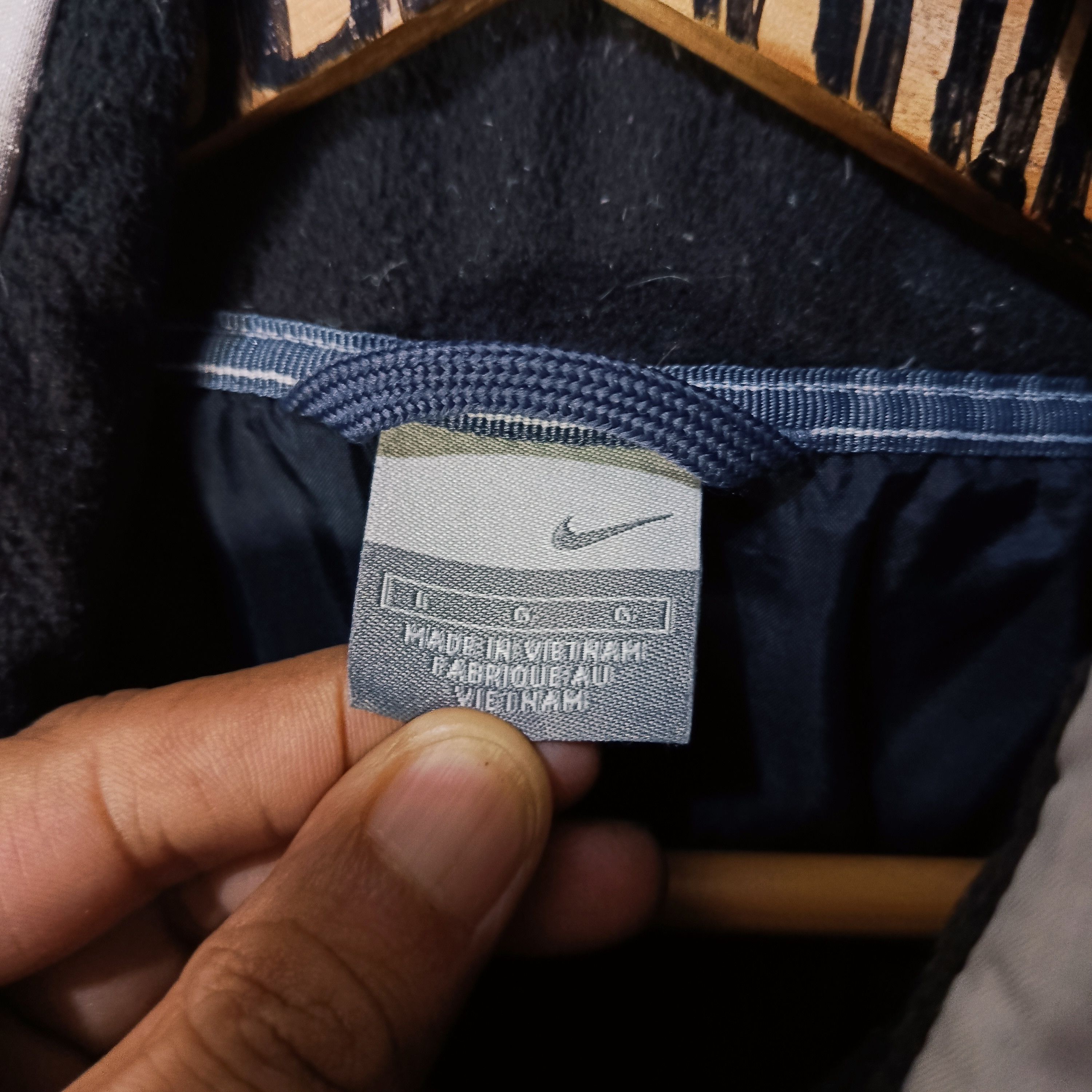 Nike Nike Metallic Silver Vintage Puffer Jacket Y2K Size US L / EU 52-54 / 3 - 7 Thumbnail