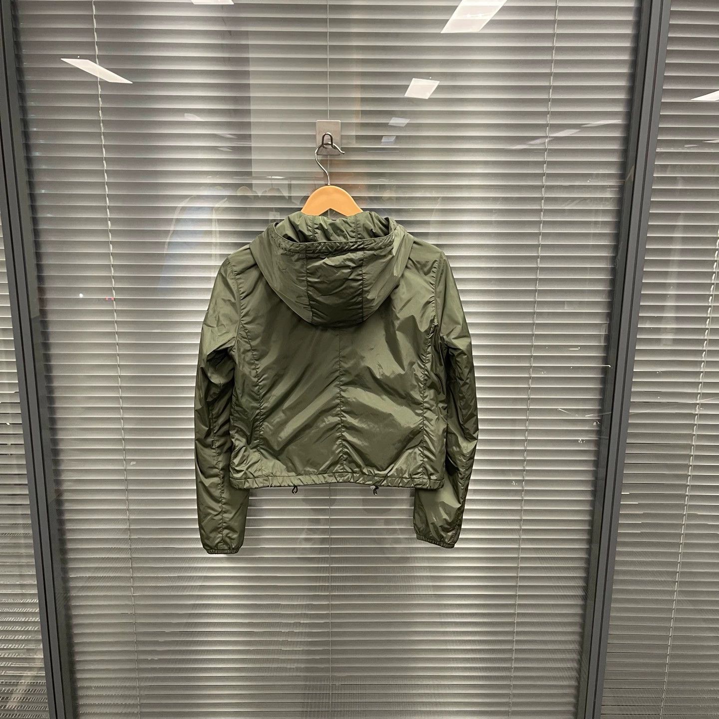 Prada Prada olive green triangle logo nylon jacket 38 Size XS / US 0-2 / IT 36-38 - 2 Thumbnail