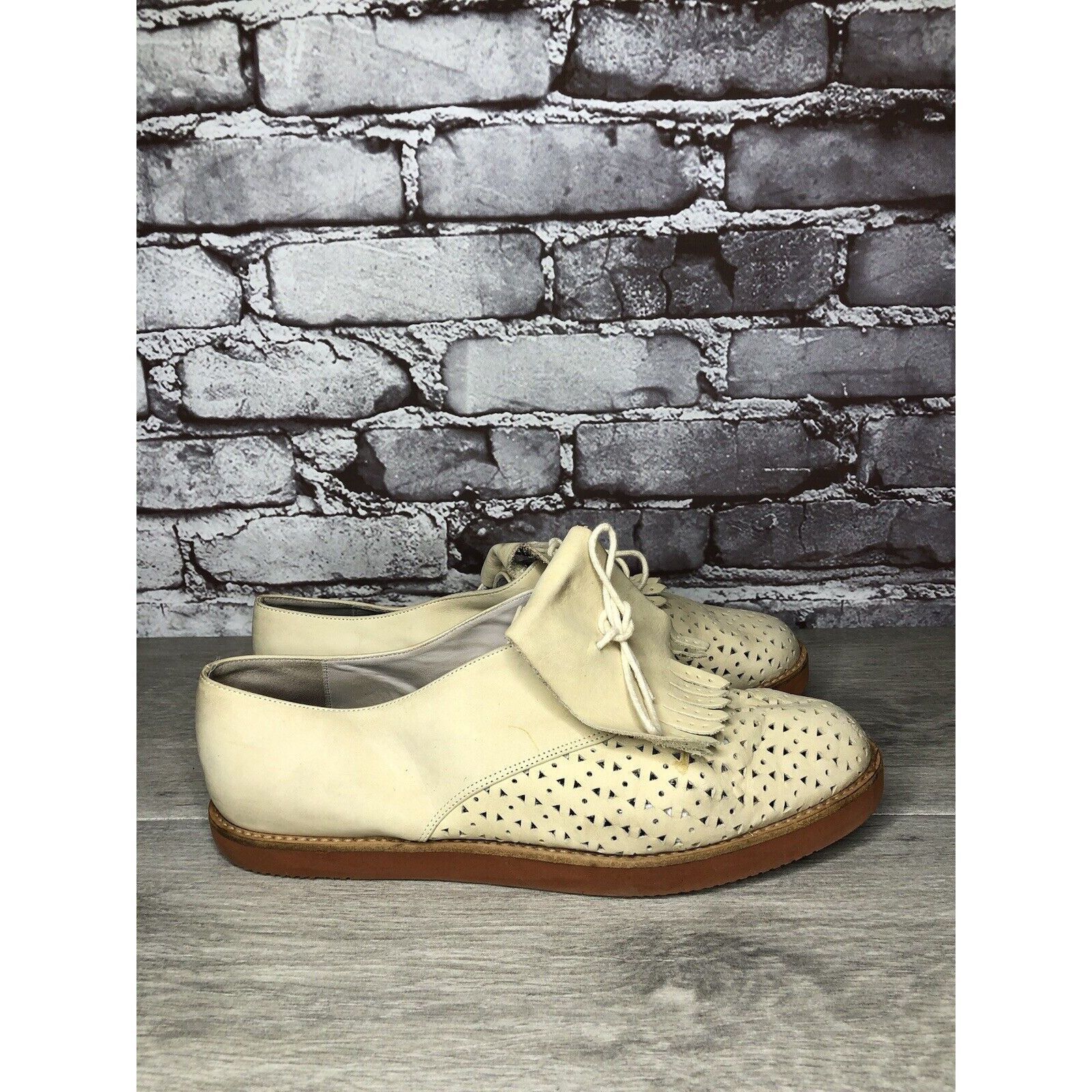 DKNY DKNY Beige Nubuck Leather Kiltie Perforated Lace Up Oxfords Size US 10 / IT 40 - 18 Thumbnail