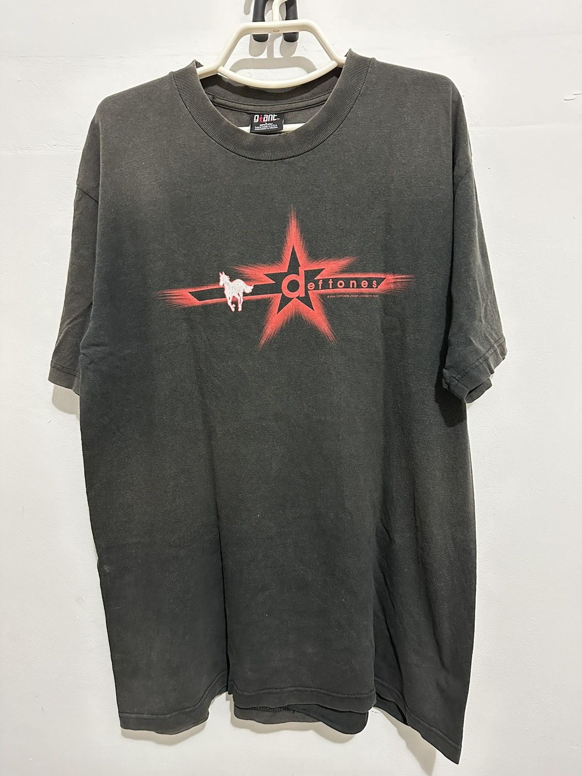 Giant Vintage 2000 Rare Deftones White Pony USA Rock Tour T-Shirt Size US L / EU 52-54 / 3 - 1 Thumbnail
