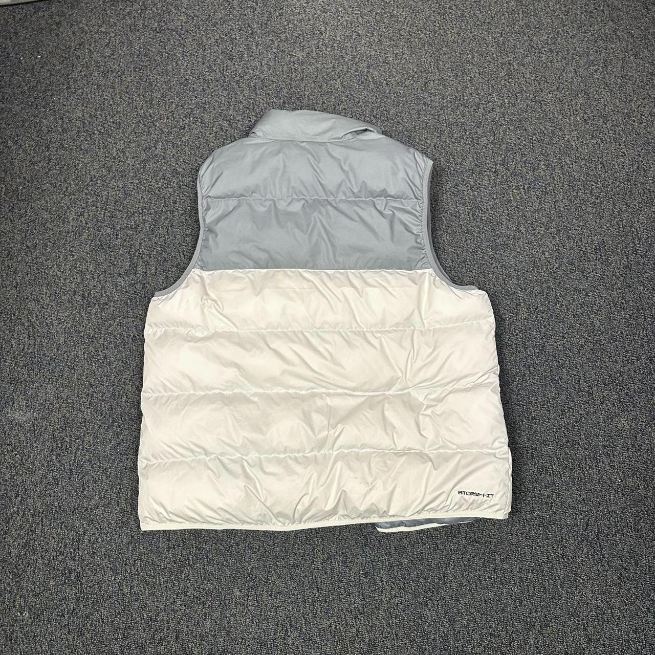 Nike Nike Storm-fit grey and white puffer vest Size US XL / EU 56 / 4 - 2 Thumbnail