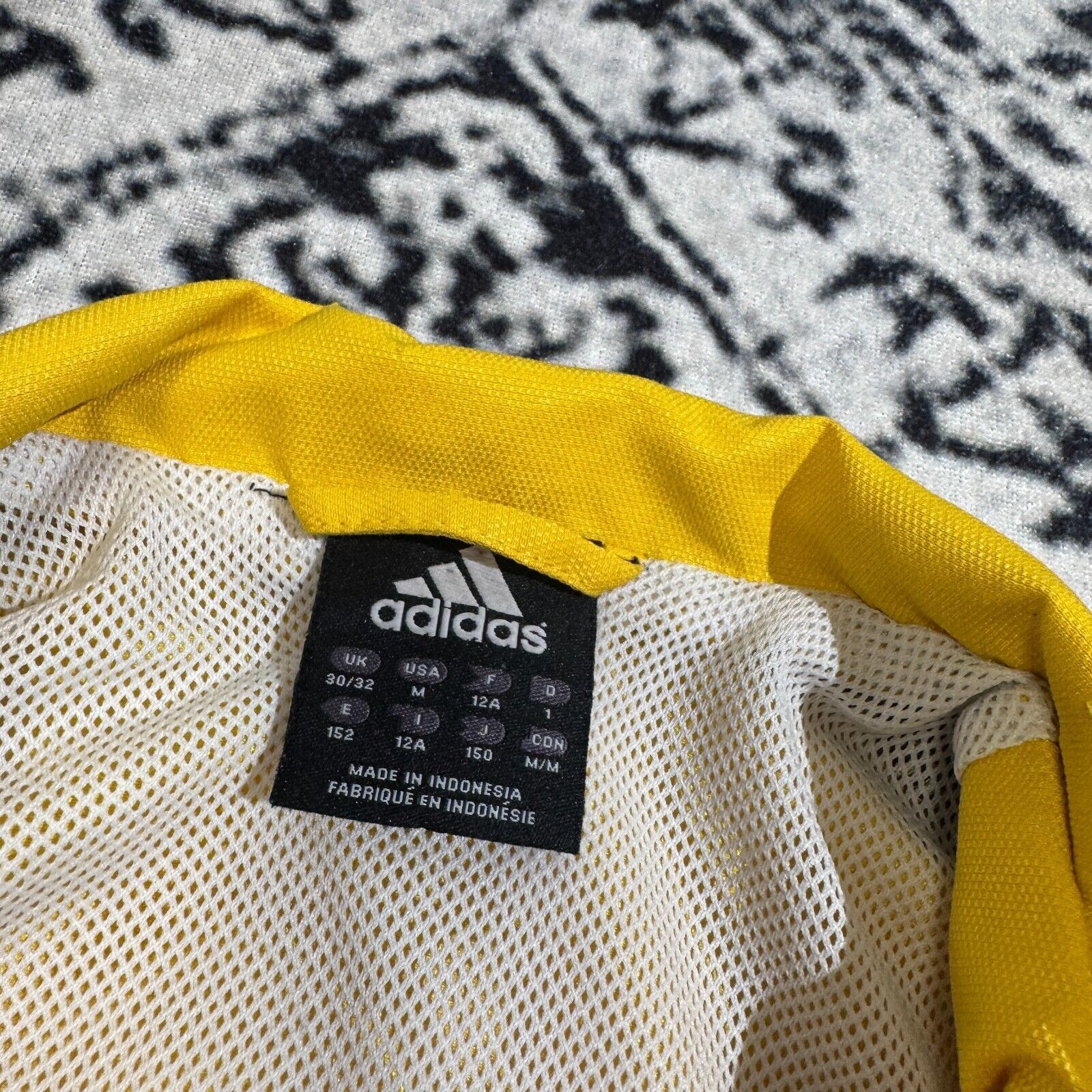 Adidas Adidas Unisex Yellow Polyester Jacket Size XXS Tracksuit Size US XXS / EU 40 - 5 Thumbnail