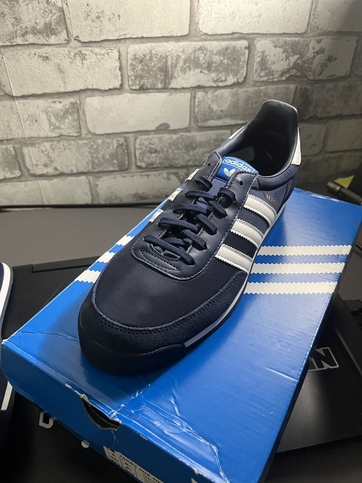 adidas gazelle silver green womens 2005 Adidas Terry Fox Orion TF Ltd Ed Running Shoes 25th Anniversary S –  Glory Days Collectibles main image 0