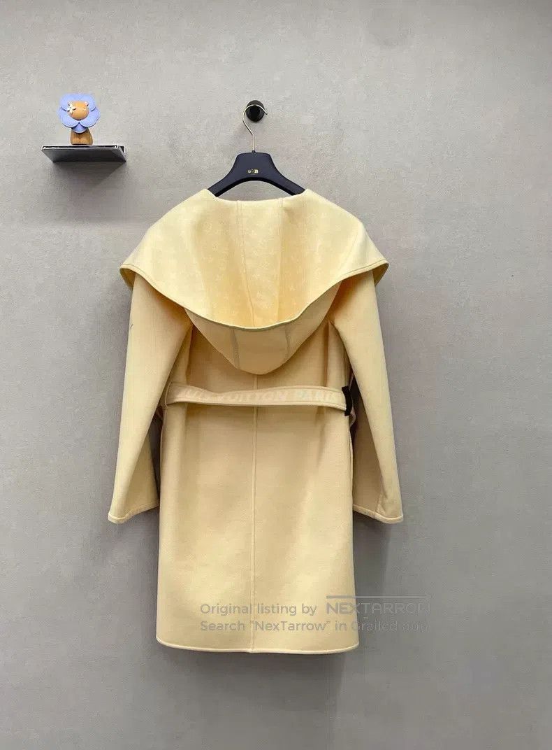 Louis Vuitton Louis Vuitton Yellow hooded lace-up long-sleeved coat Size XXS / US 00 / IT 34 - 2 Thumbnail