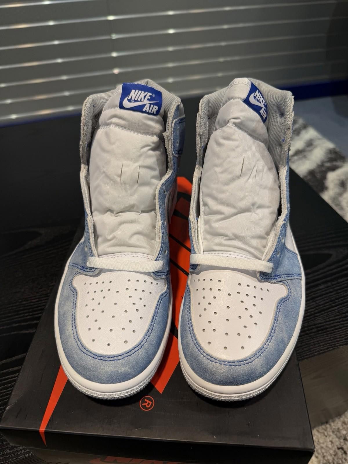 Jordan Brand Jordan 1 Retro High OG Hyper Royal White/Blue Suede Size 9 Size US 9 / EU 42 - 6 Thumbnail