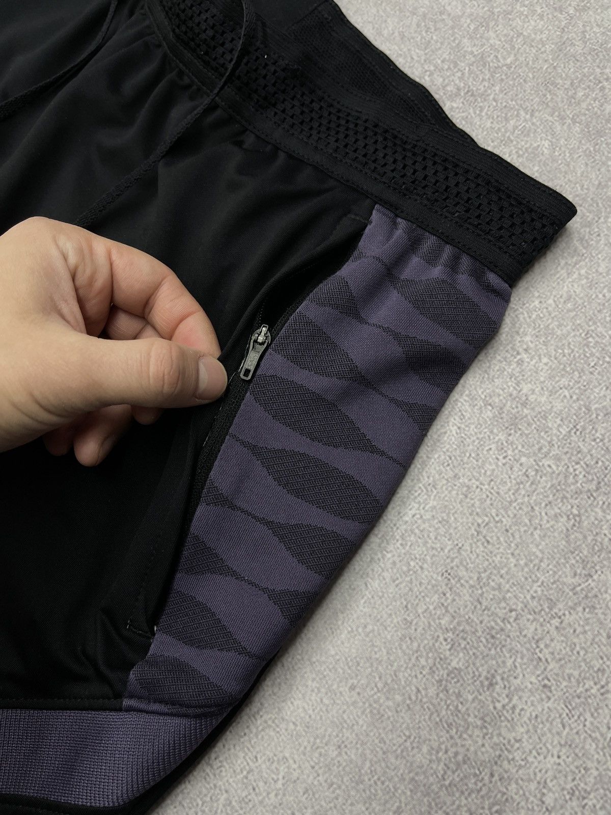 Nike Mens Nike Dri Fire Strike Sweatpants Black Y2K TECH ACG Size US 32 / EU 48 - 5 Thumbnail