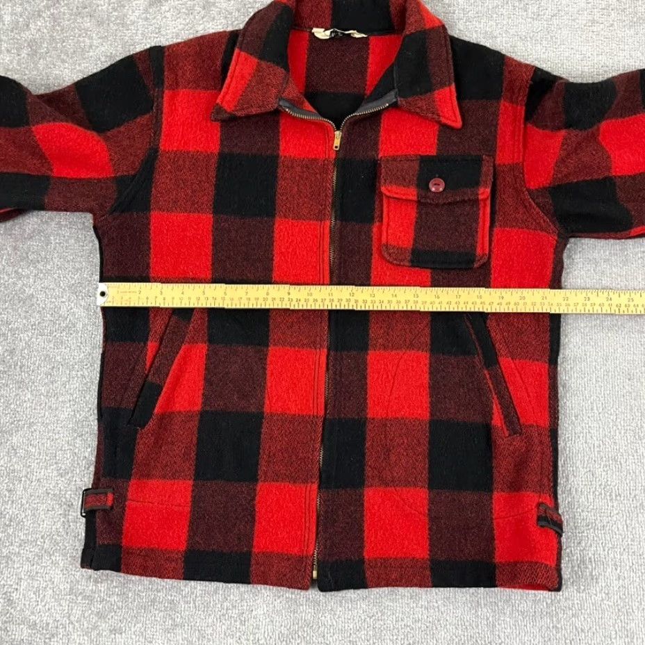 Vintage VINTAGE Woolrich Jacket Adult Size 40 Red Black Buffalo Plaid Mid-Length 70s Retro Lumberjack USA Mens Size US XXS / EU 40 - 5 Thumbnail