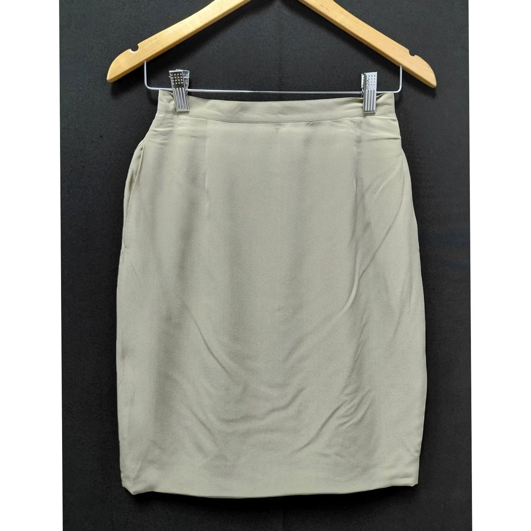 Calvin Klein Calvin Klein Silk Skirt Beige Solid 100% Silk Knee Length A-Line Regular Size 4 Womens Size 27" / US 4 / IT 40 - 2 Thumbnail