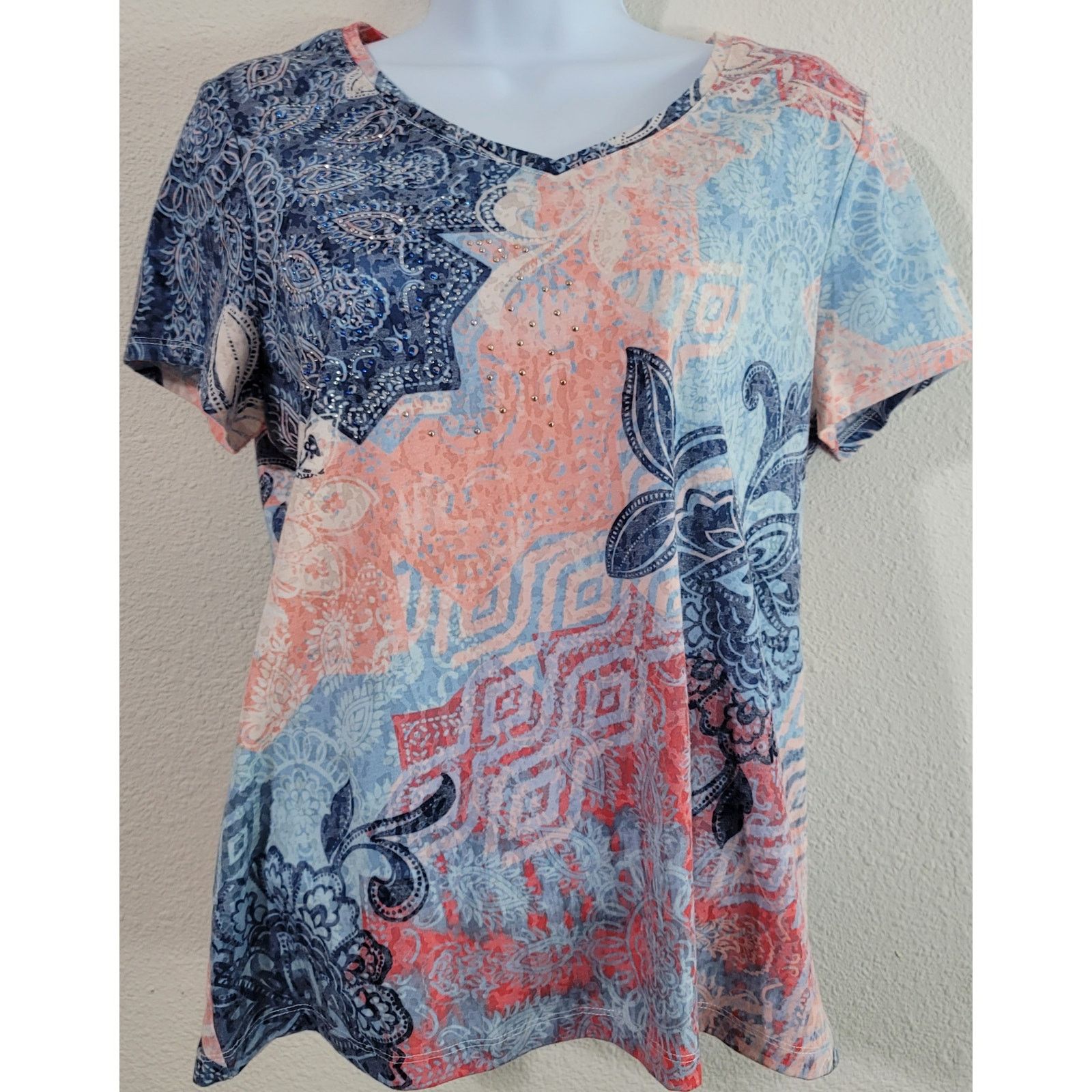 Chicos Zenergy Blue Pink Floral Print Top 1 Medium Rhinestone Size M / US 6-8 / IT 42-44 - 1 Thumbnail