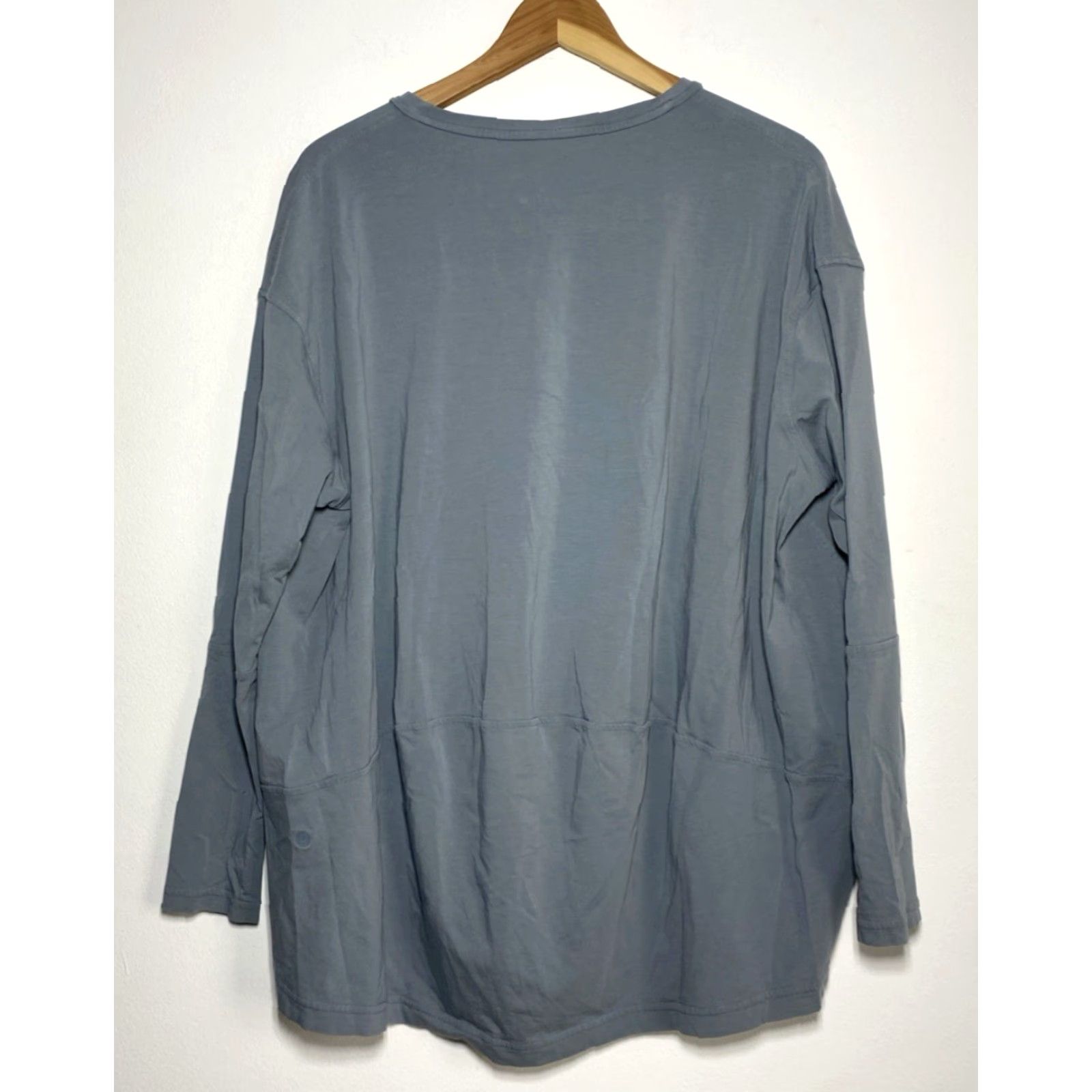 Lululemon Lululemon Women's Back In Action V-Neck Long-Sleeve Shirt L Gray Pima Cotton Blend W3HTWS - City Athleisure Casual T-Shirt Mens Women Girls etc Size L / US 10 / IT 46 - 2 Thumbnail