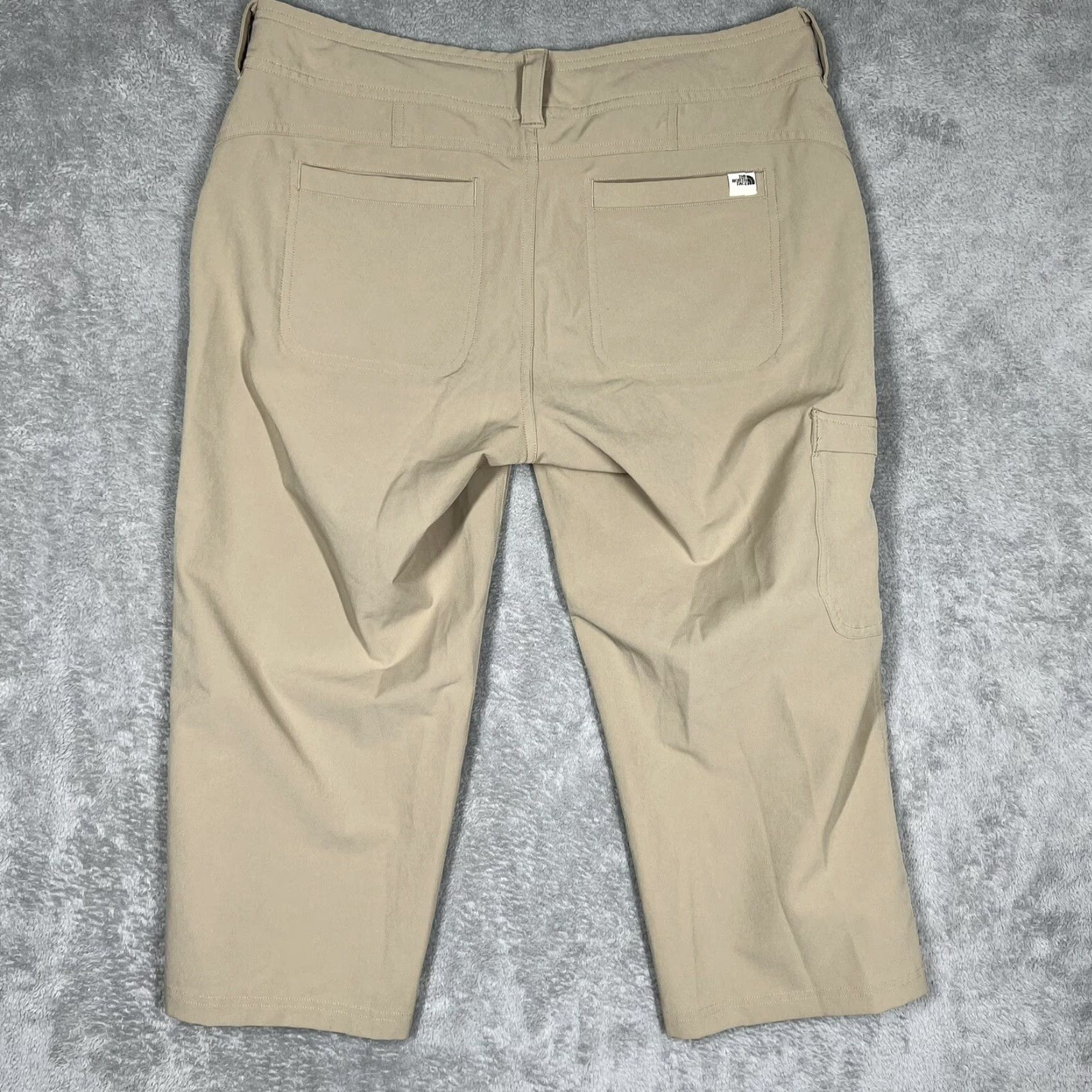 The North Face The North Face Capri Pants Womens Size 6 32x20 Polyester Stretch Khaki Tan Hiking Capri Outdoor Regular Womens Size 28" / US 6 / IT 42 - 7 Thumbnail