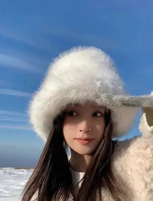 Other Fluffy Faux Fur Bucket Hats Size ONE SIZE - 2 Thumbnail