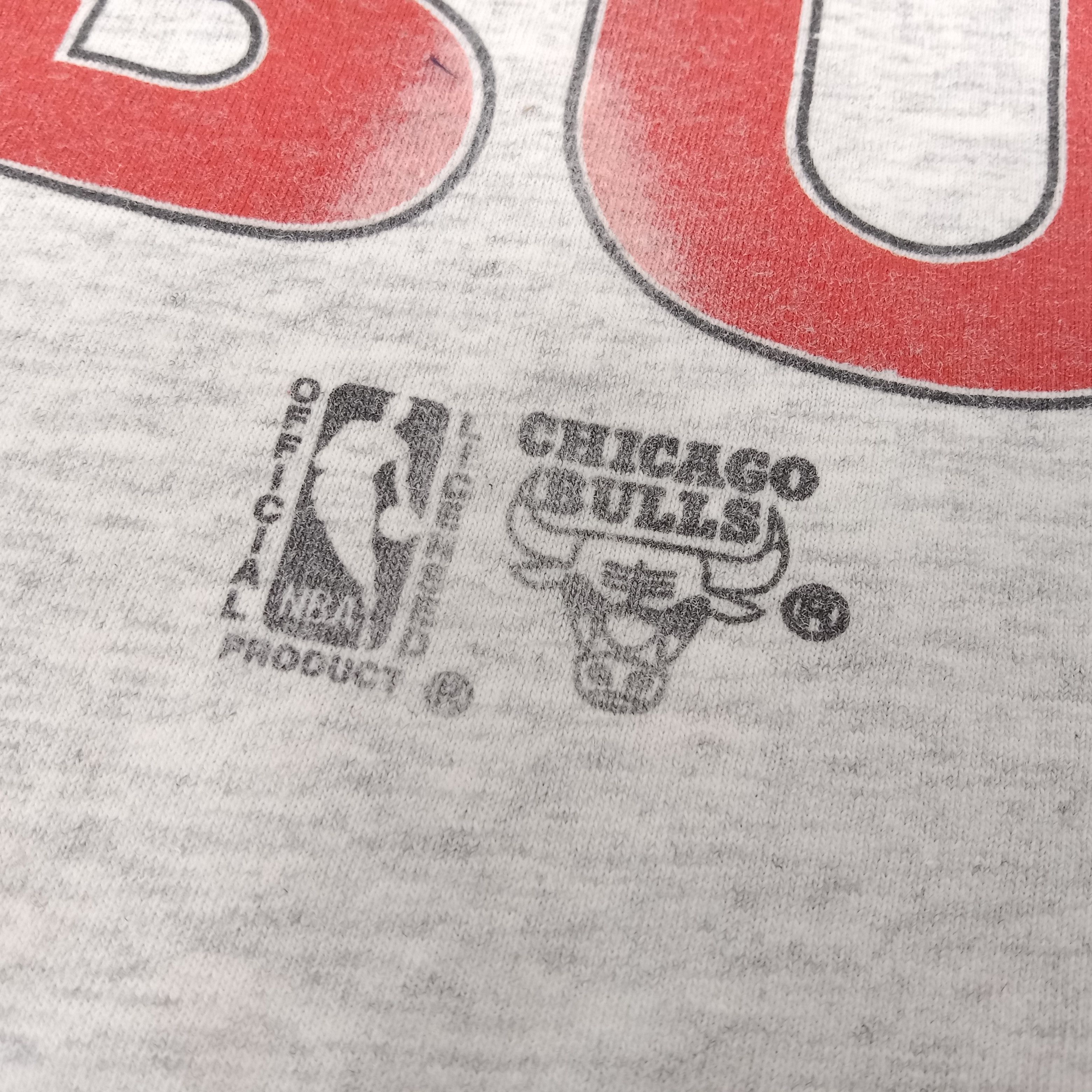 NBA × Nutmeg × Vintage Chicago Bulls Professional Basketball Team Vintage Tshirt Size US M / EU 48-50 / 2 - 5 Thumbnail