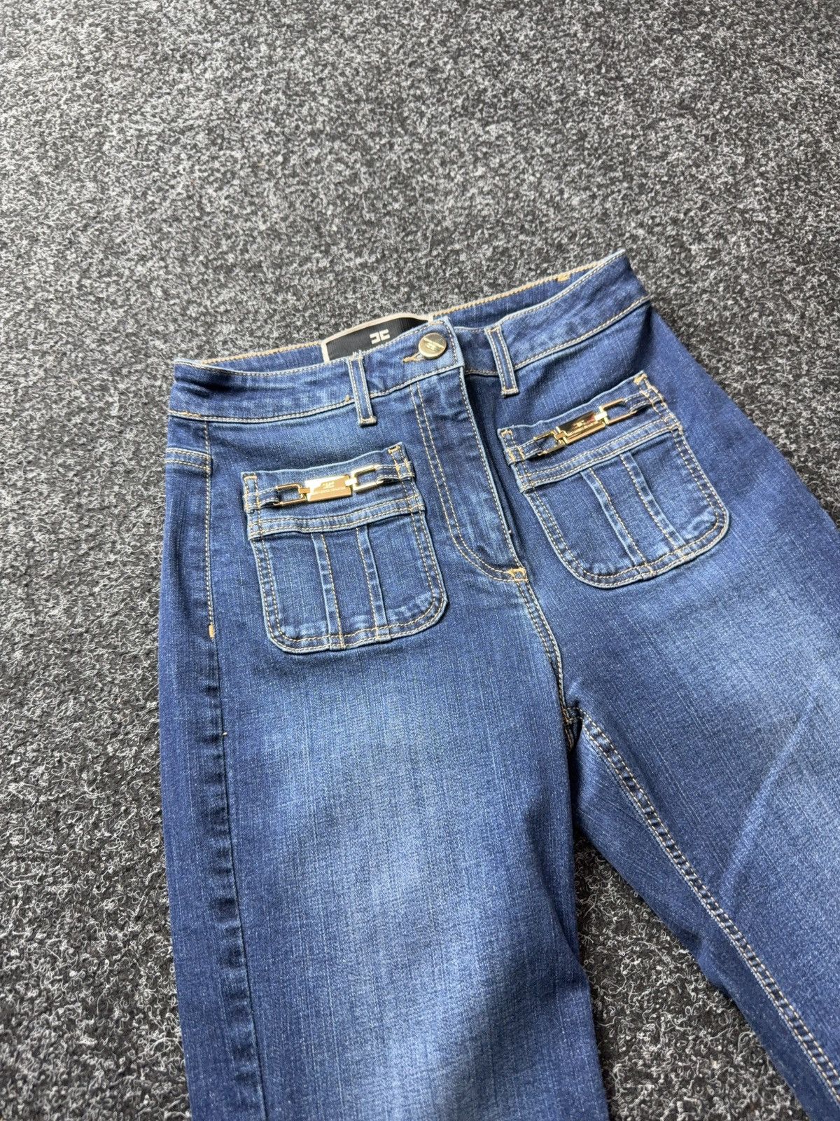 Elisabetta Franchi Luxury Y2K 00s Elisabetta Franchi Flare Jeans Dark Wash Size 24" / US 00 / IT 34 - 5 Thumbnail