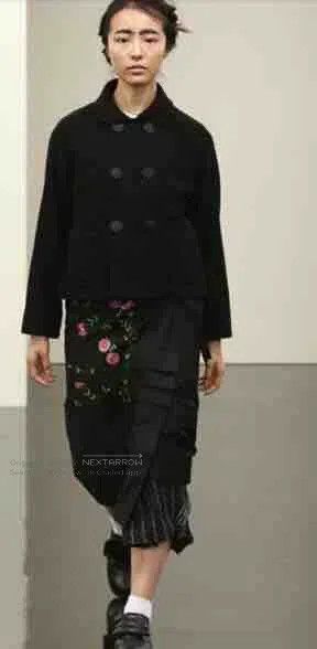 Comme des Garcons Comme Des Garcons size one-size-fits-all Embroidered wrapa Size 25" / US 0 / IT 36 - 1 Thumbnail