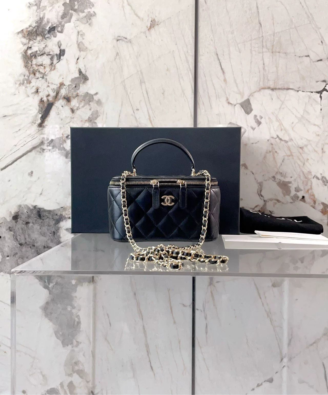 Chanel Pre-loved Bag Very good condition Size ONE SIZE - 1 Thumbnail