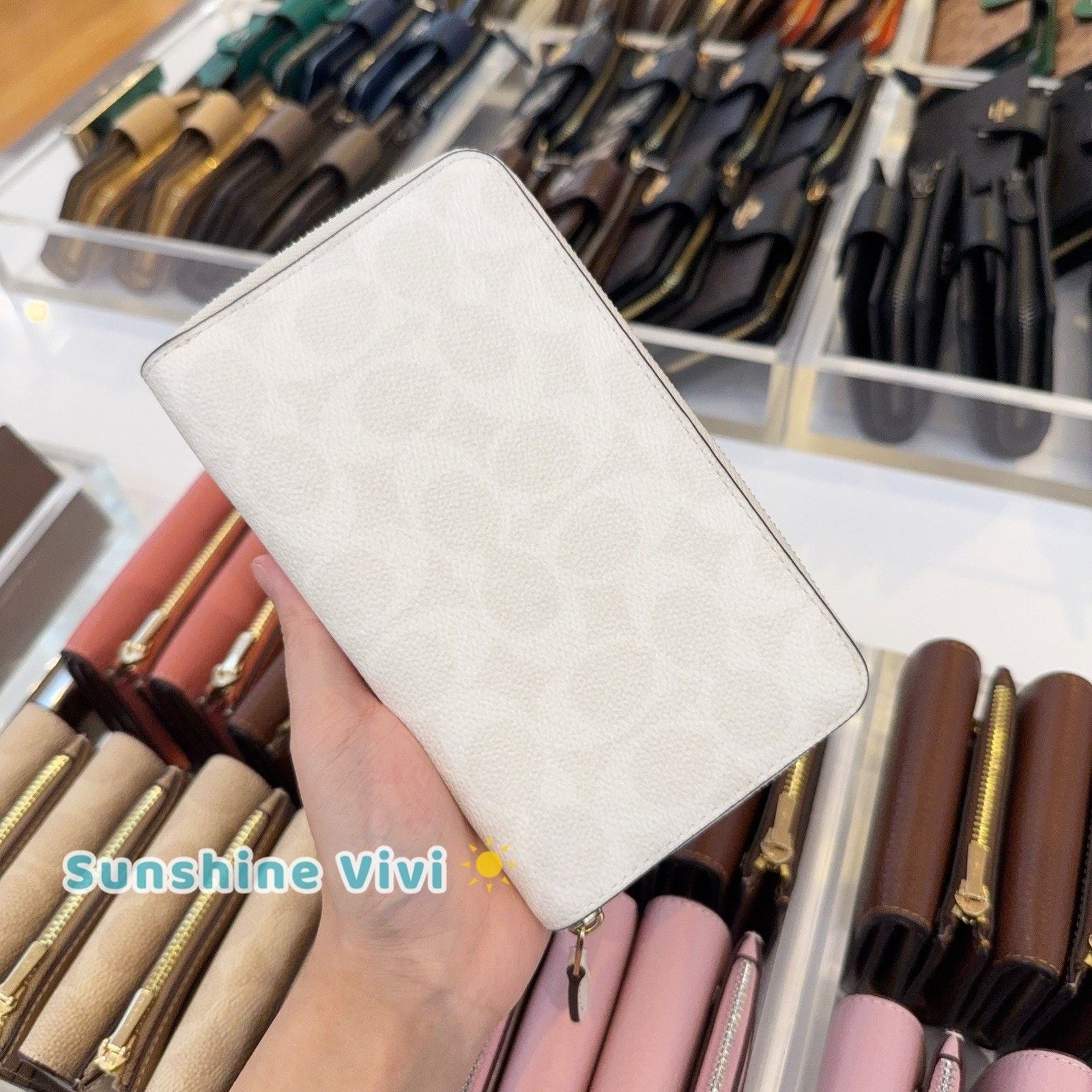 Coach NWT Coach Medium Id Zip Wallet CW781 Gold/White/Chalk Size ONE SIZE - 3 Thumbnail