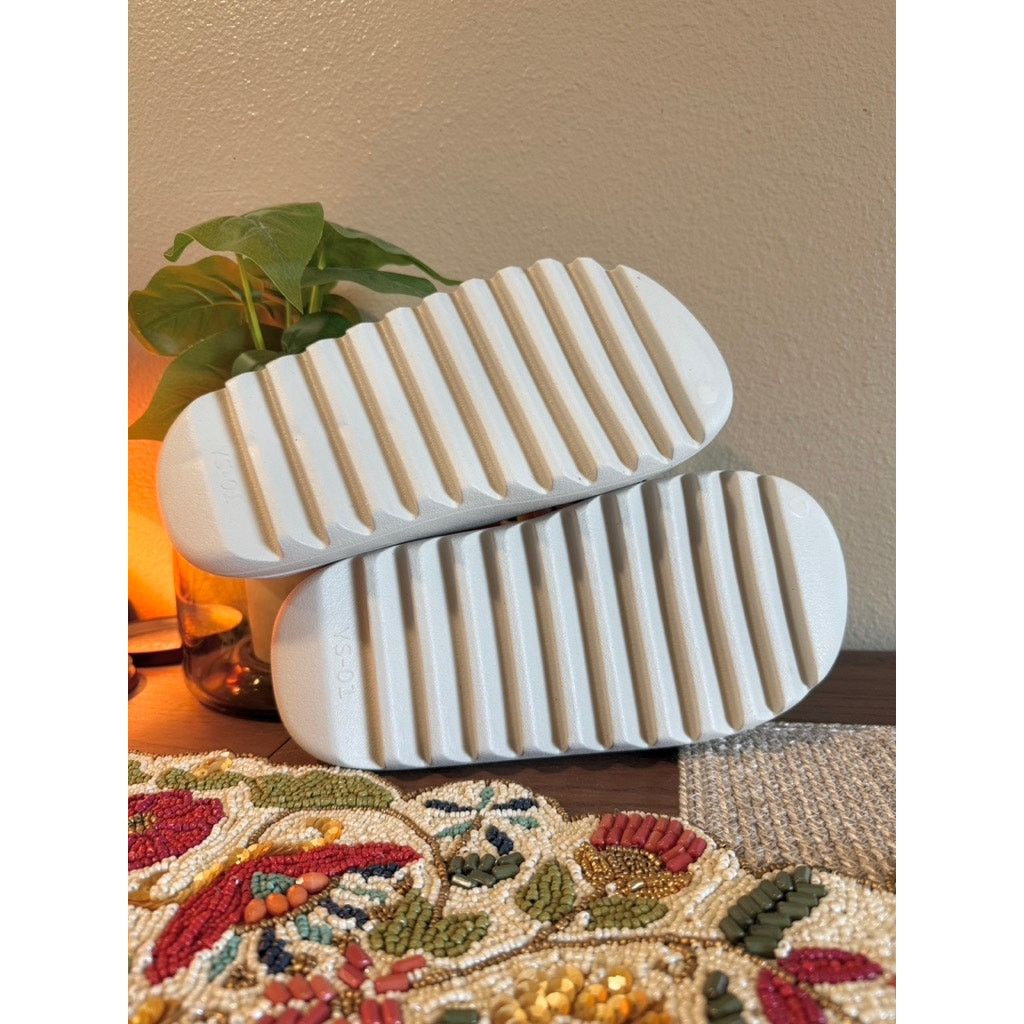 Yeezy YZY YS-01 Cream Yeezy Slides Pure Size US 8 / EU 41 - 6 Thumbnail