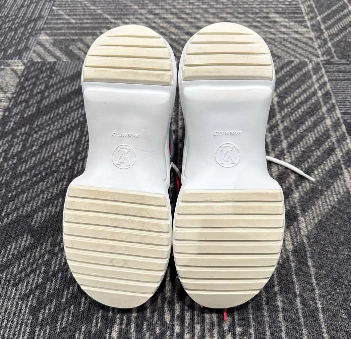 Louis Vuitton Louis Vuitton Archlight Pink White Blue J42 Size US 5.5 / IT 35.5 - 6 Thumbnail