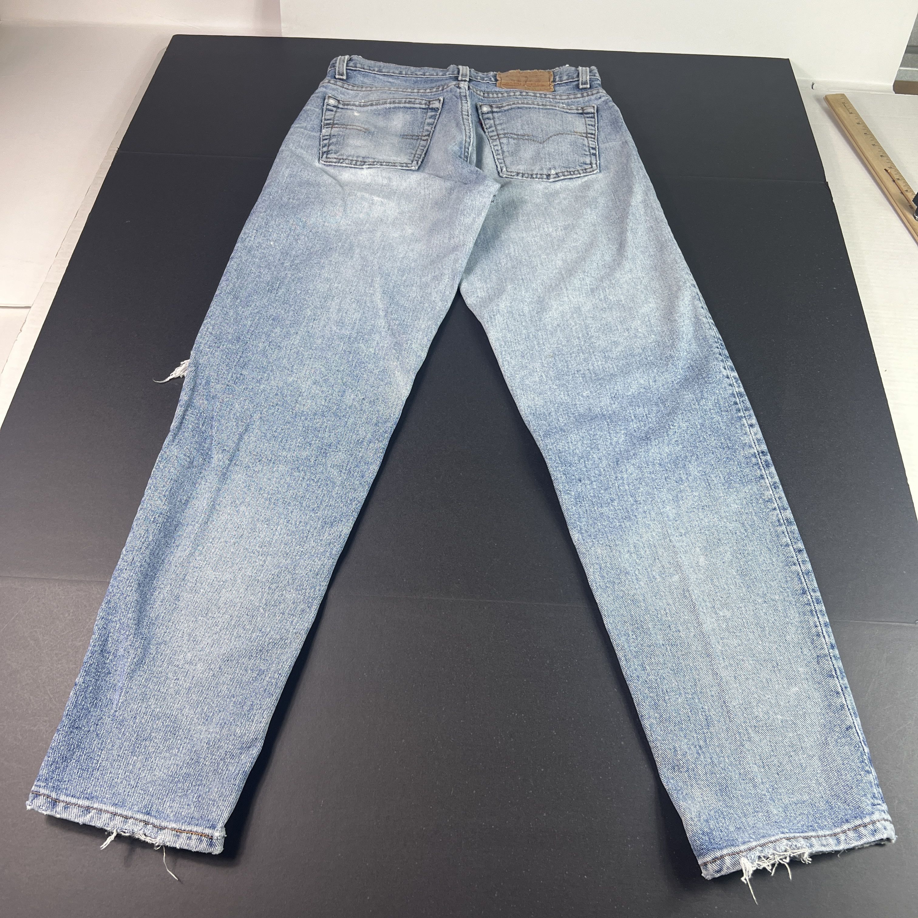Levi's VTG 90s Levi's Jean 550 Relaxed Tapered Blue Thrashed Denim Size US 31 - 12 Thumbnail