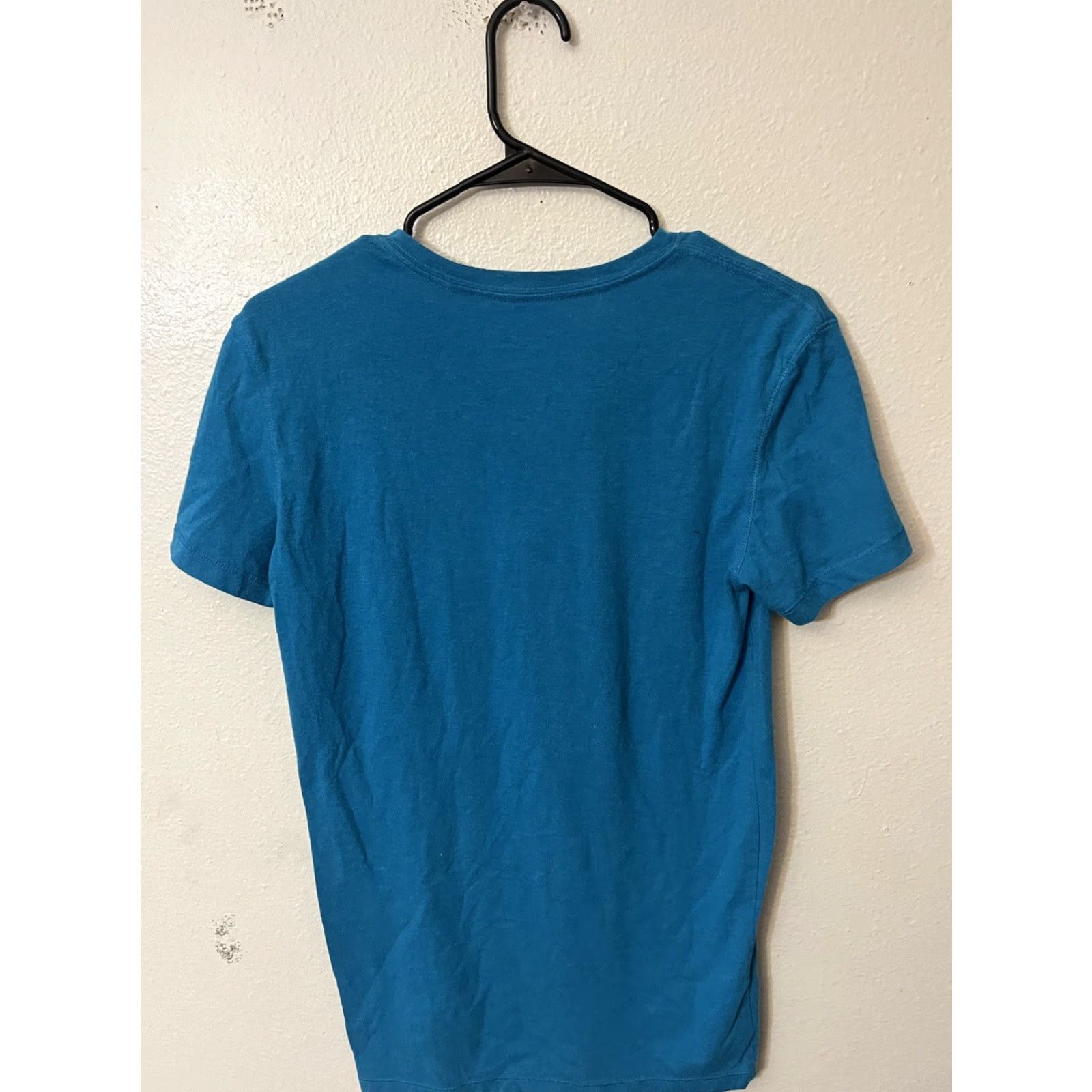 American Eagle Outfitters AMERICAN EAGLE V-Neck T-Shirt Men's Small Blue Cotton Solid Regular Fit Size US S / EU 44-46 / 1 - 3 Thumbnail
