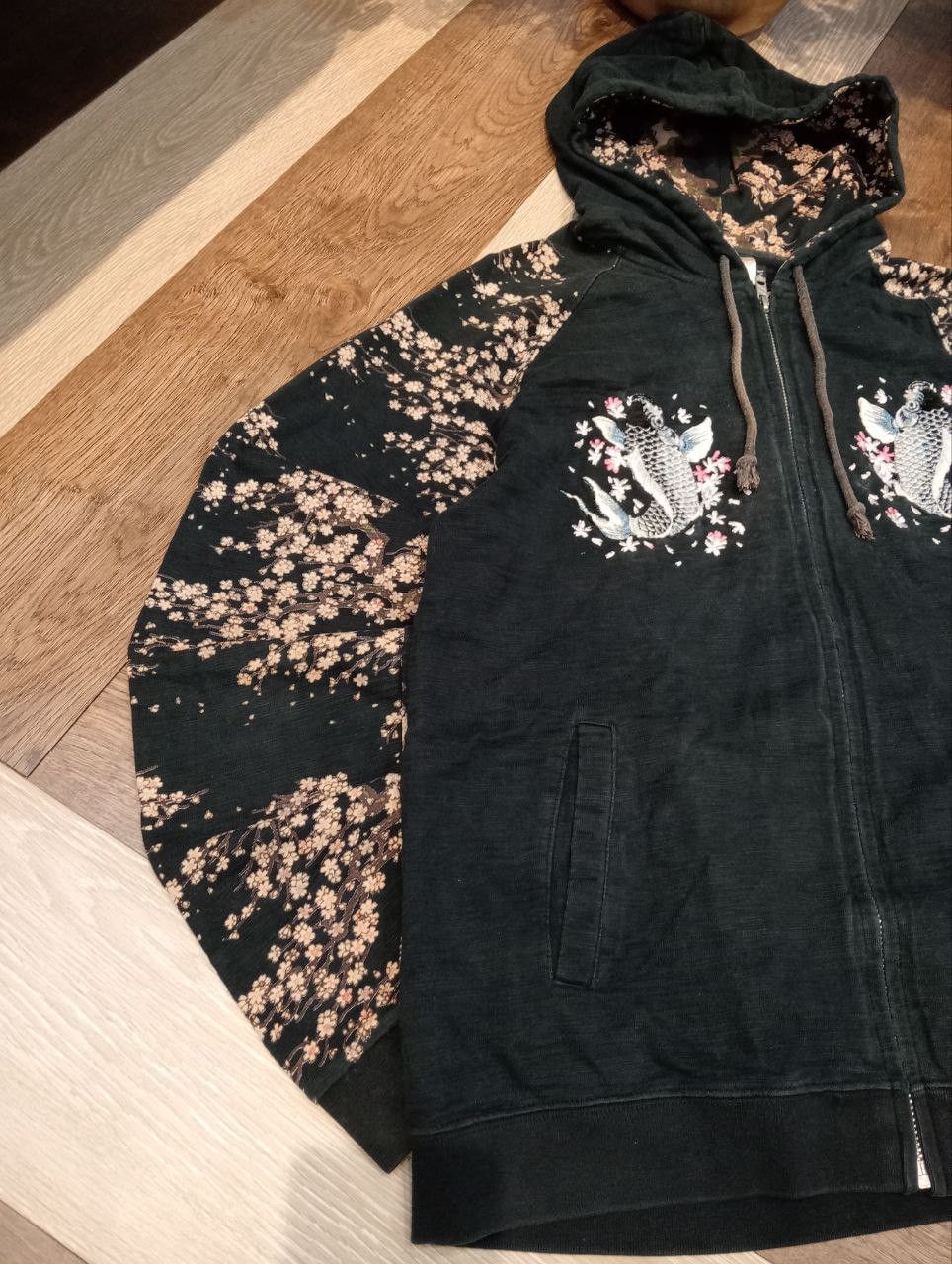 Japanese Brand JAPANESE CLASSIC SCRIPT SUKAJAN SUGOI FISH EMBROIDERY HOODIE Size US M / EU 48-50 / 2 - 5 Thumbnail