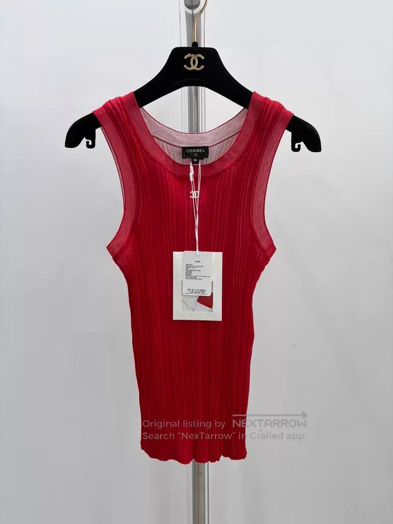 Chanel Chanel Red vest Size XS / US 0-2 / IT 36-38 - 1 Thumbnail