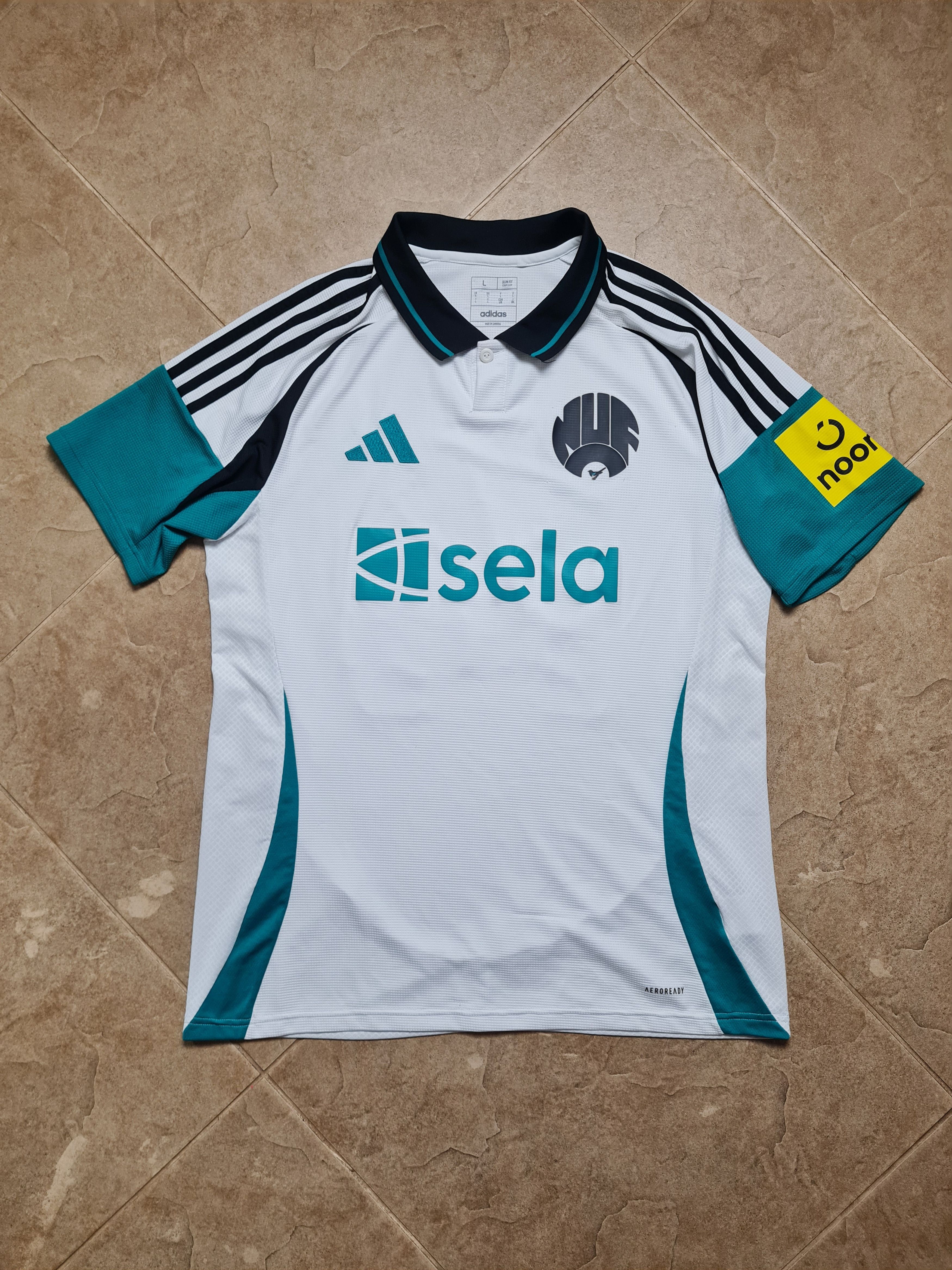 Adidas Adidas Newcastle United 24/25 Third Authentic ISAK #14 Size US L / EU 52-54 / 3 - 7 Thumbnail