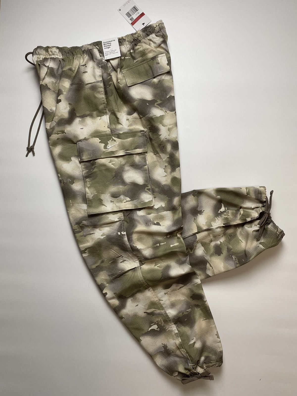 Nike Nike Sportswear Camo Oversized Cargo Pants Size 34" / US 12 / IT 48 - 1 Thumbnail