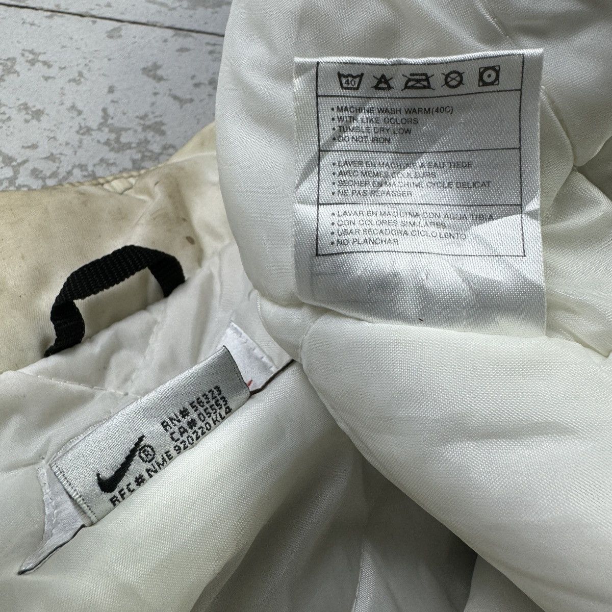 Nike Vintage 90s Nike Spell Out Quilt Lined Jacket Size US L / EU 52-54 / 3 - 11 Thumbnail