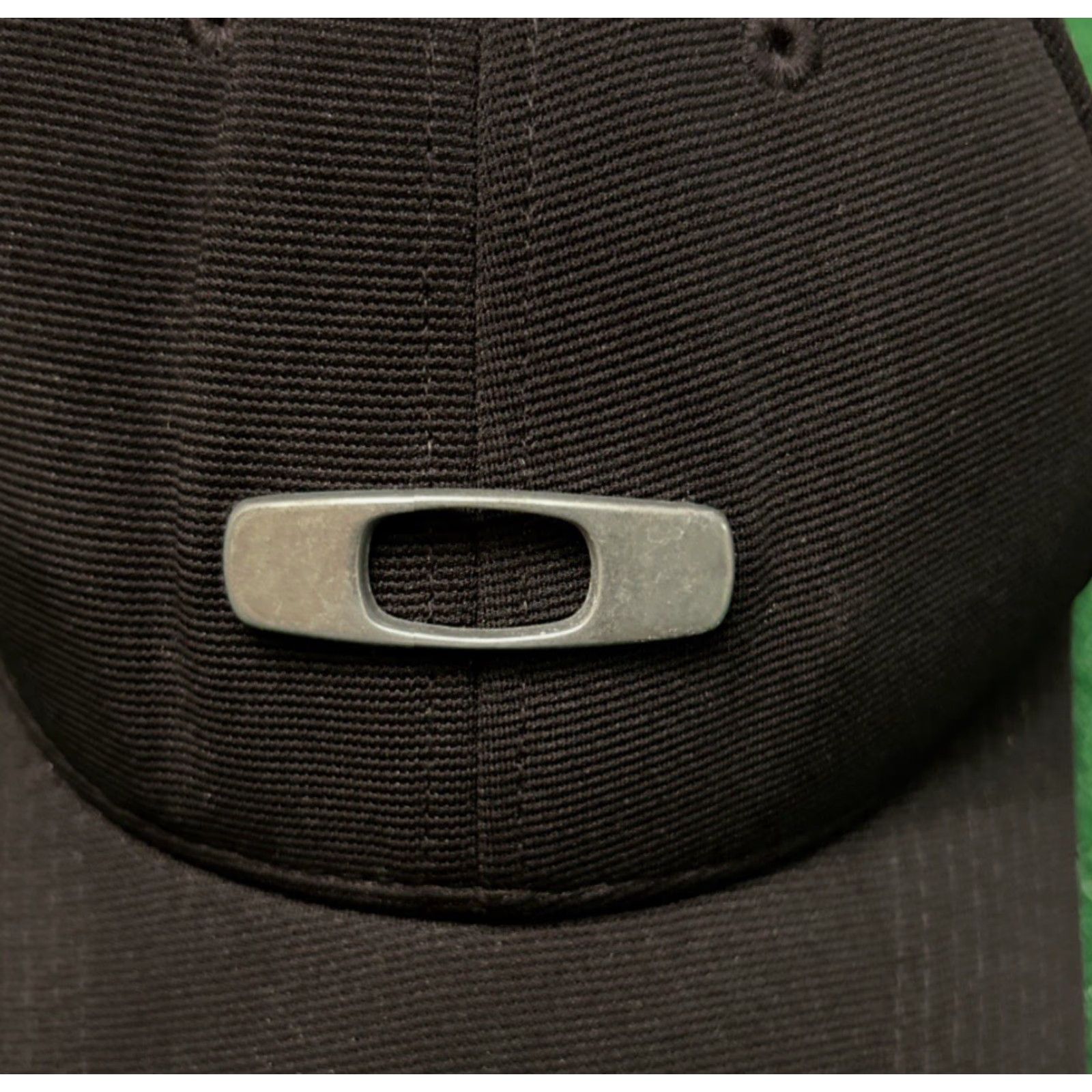 Oakley VINTAGE Oakley Baseball Cap Hat Fitted Size L/XL Black 90s Y2K Grunge Punk Hip Hop USA Metal Logo Mens Size ONE SIZE - 4 Thumbnail