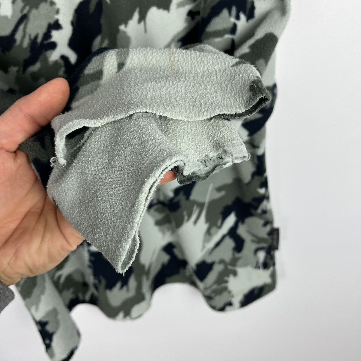 Quiksilver Vintage Y2K Quiksilver Camo Fleece Sweatshirt Outdoor Hiking Size US XS / EU 42 / 0 - 8 Thumbnail