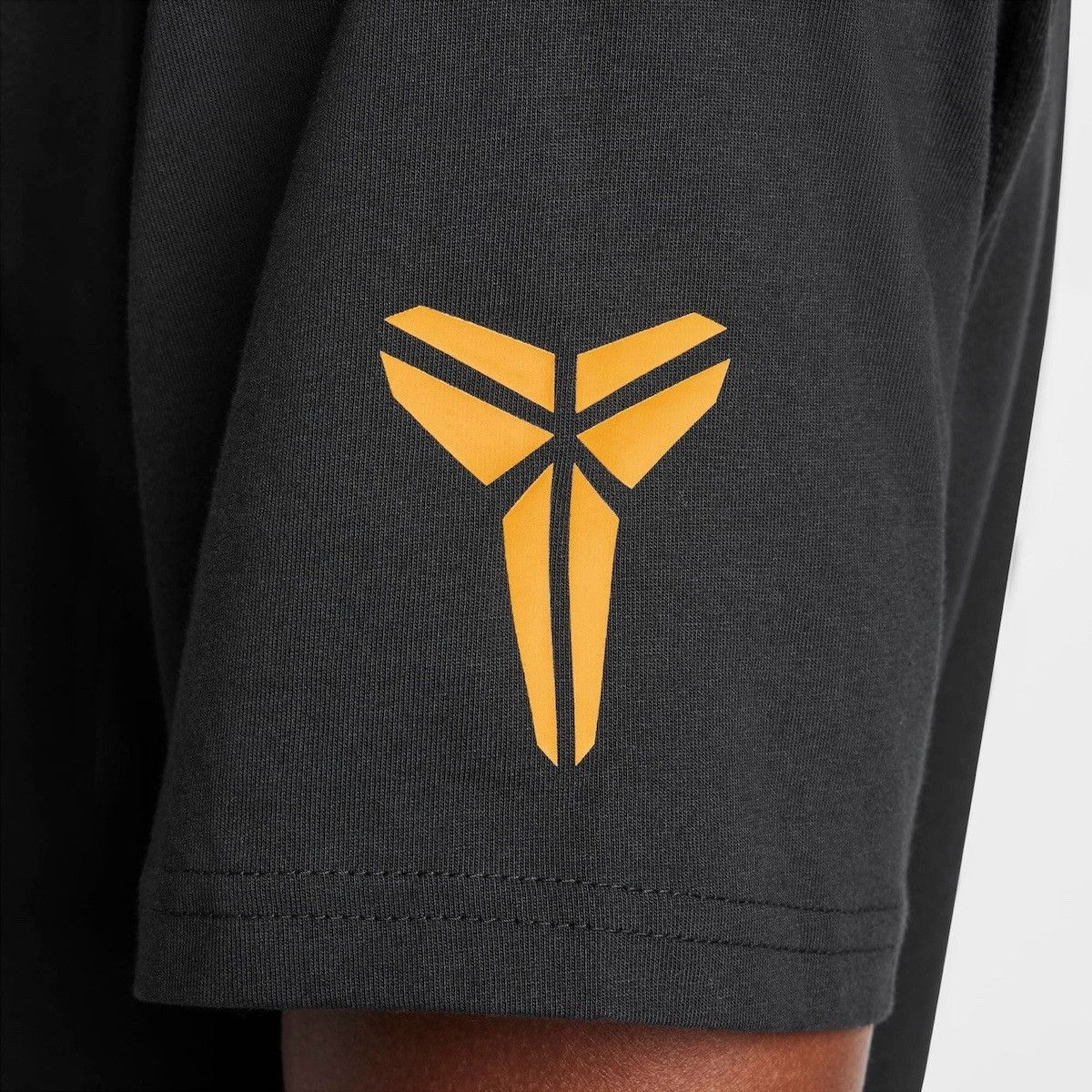Nike 2024 NIKE KOBE X-RAY “BROKEN NOT BEATEN” BLACK T-SHIRT (XXL) Size US XXL / EU 58 / 5 - 6 Thumbnail
