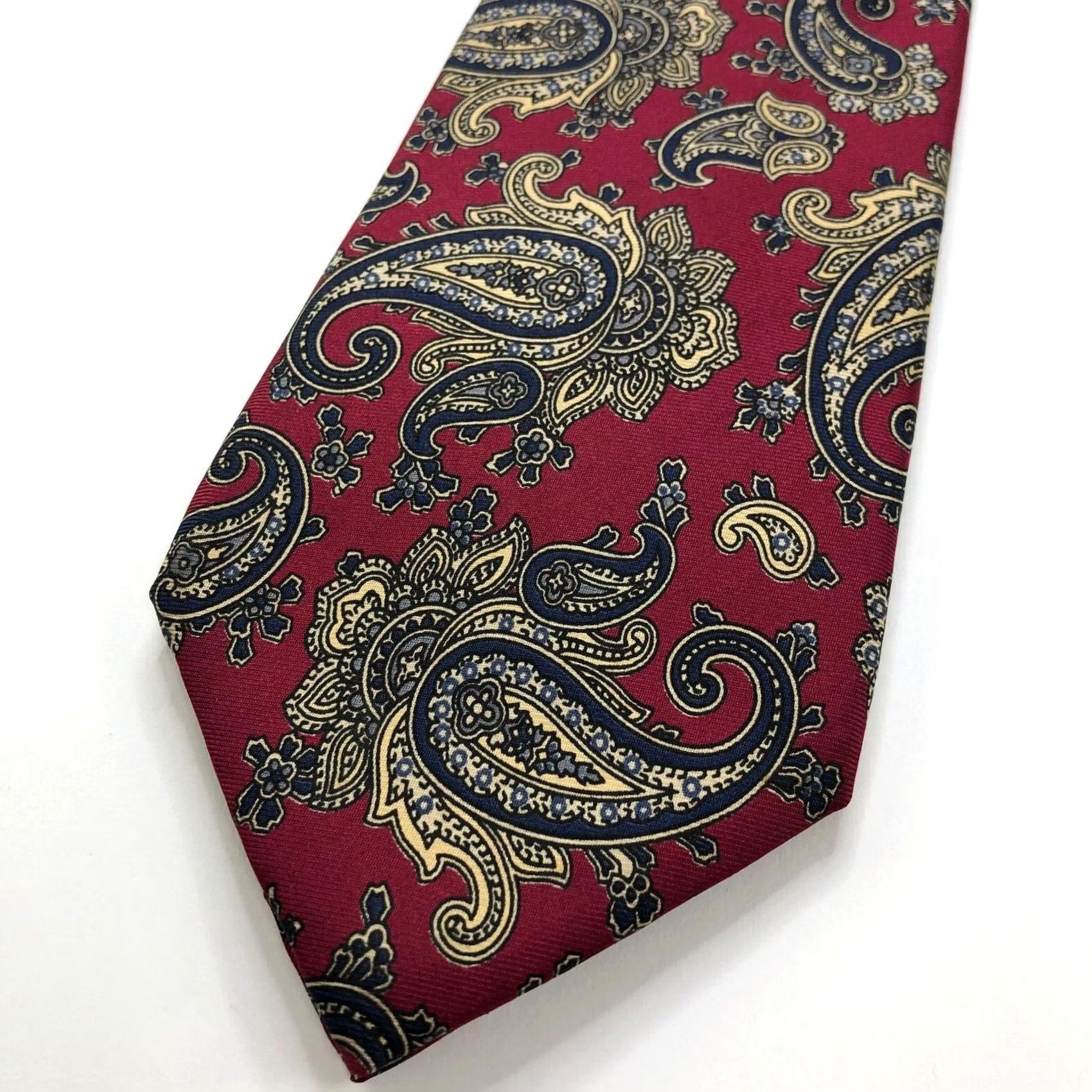 Vintage VINTAGE Liberty Red 100% Silk Neck Tie Men’s Paisley 3.25-in/57-in Tie Mens Classic 57-60 Size ONE SIZE - 2 Thumbnail
