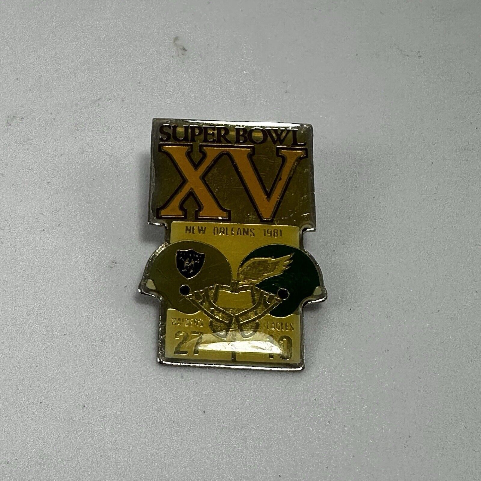 NFL 1981 NFL Super Bowl XV Hat Cap Pin Raiders VS Eagles Mancave Size ONE SIZE - 9 Thumbnail
