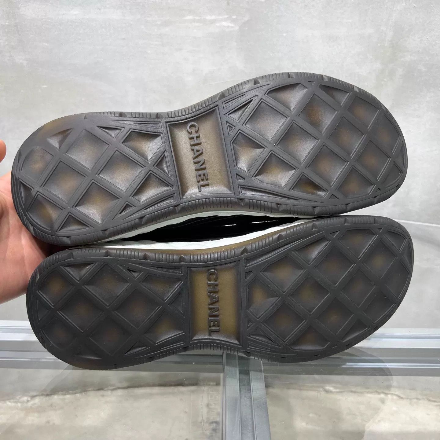 Chanel Chanel Air Sneakers Black & White 41 Size US 8 / EU 41 - 7 Thumbnail