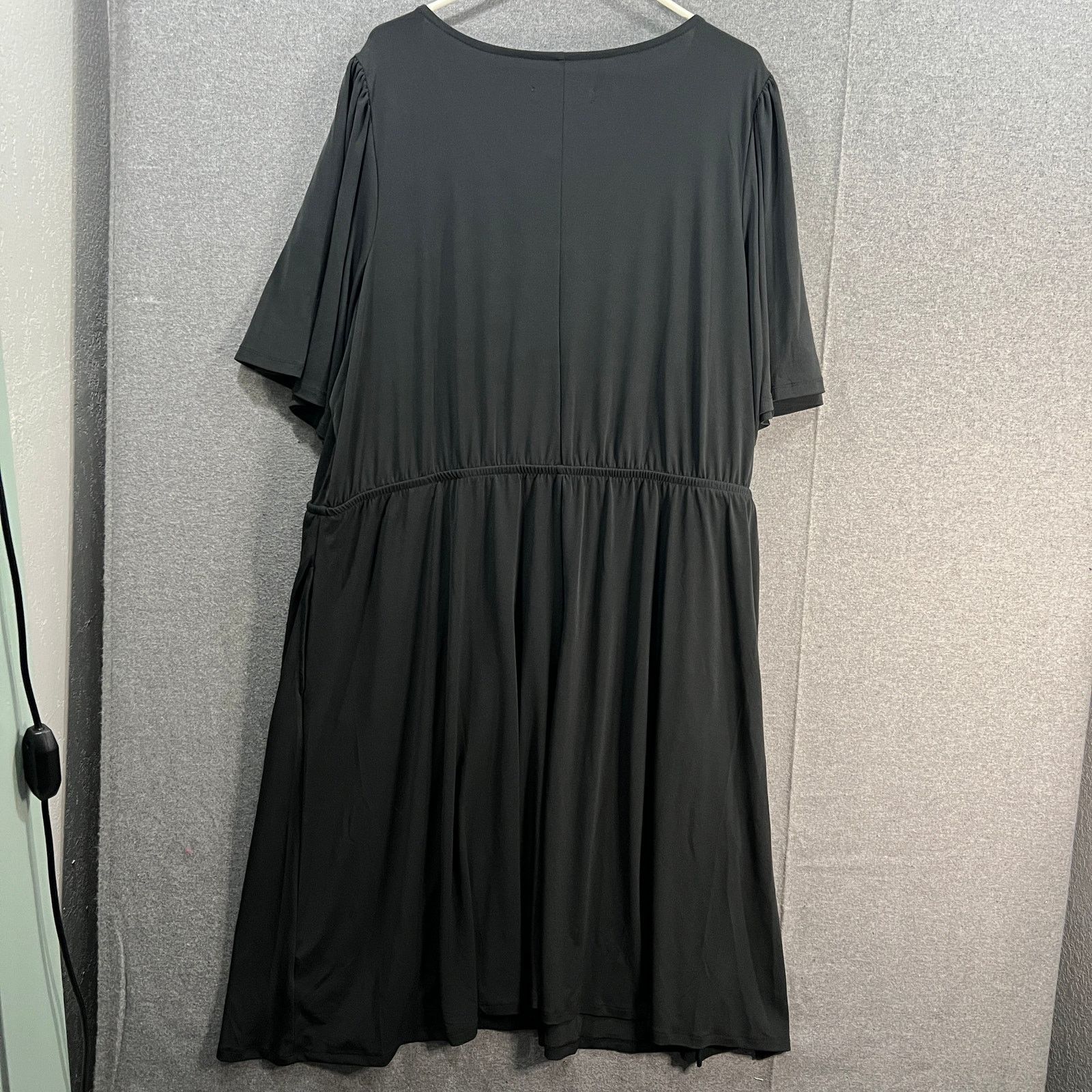 Other Girl With Curves Petite Knit Midi Dress with Flutter Sleeve Size XXL / US 16-18 / IT 52-54 - 2 Thumbnail