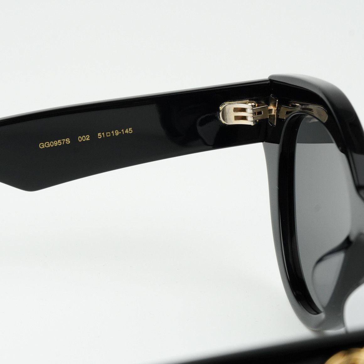 Gucci NEW Gucci GG0957S 002 Black Grey Unisex Oval Sunglasses Size ONE SIZE - 9 Thumbnail