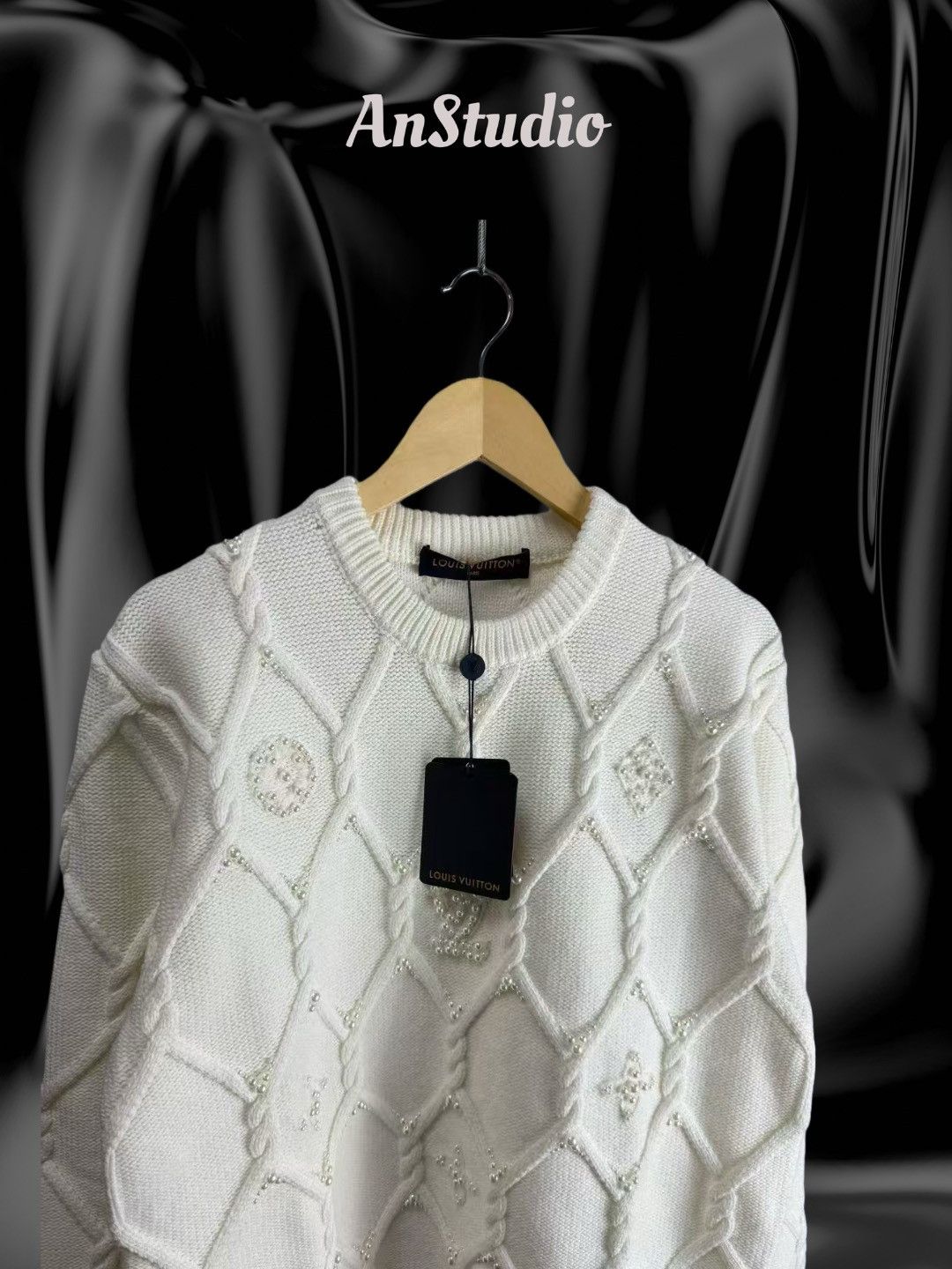 Louis Vuitton Louis Vuitton Embellished Cable Knit Wool Crewneck Sweater Size US M / EU 48-50 / 2 - 3 Thumbnail
