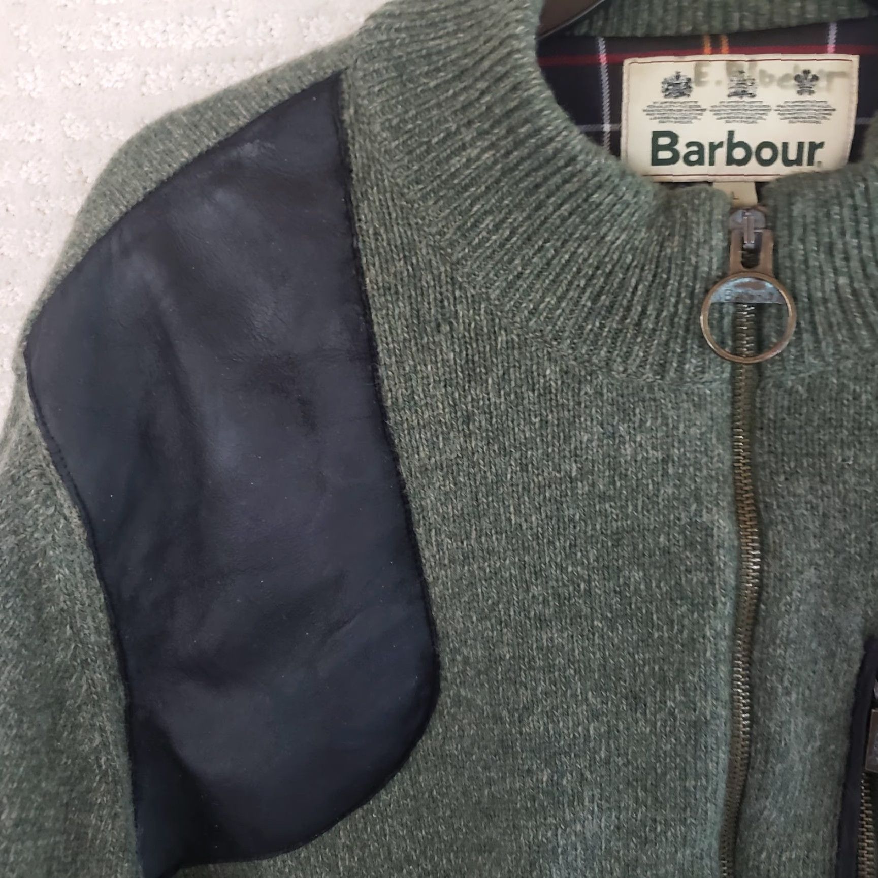 Barbour Barbour Danby Lined Full Zip Sweater Men L Olive Wool Leather Elbow Pads Barbour Zipper Pulls Plaid Internal Liner Vintage: No Size US L / EU 52-54 / 3 - 4 Thumbnail